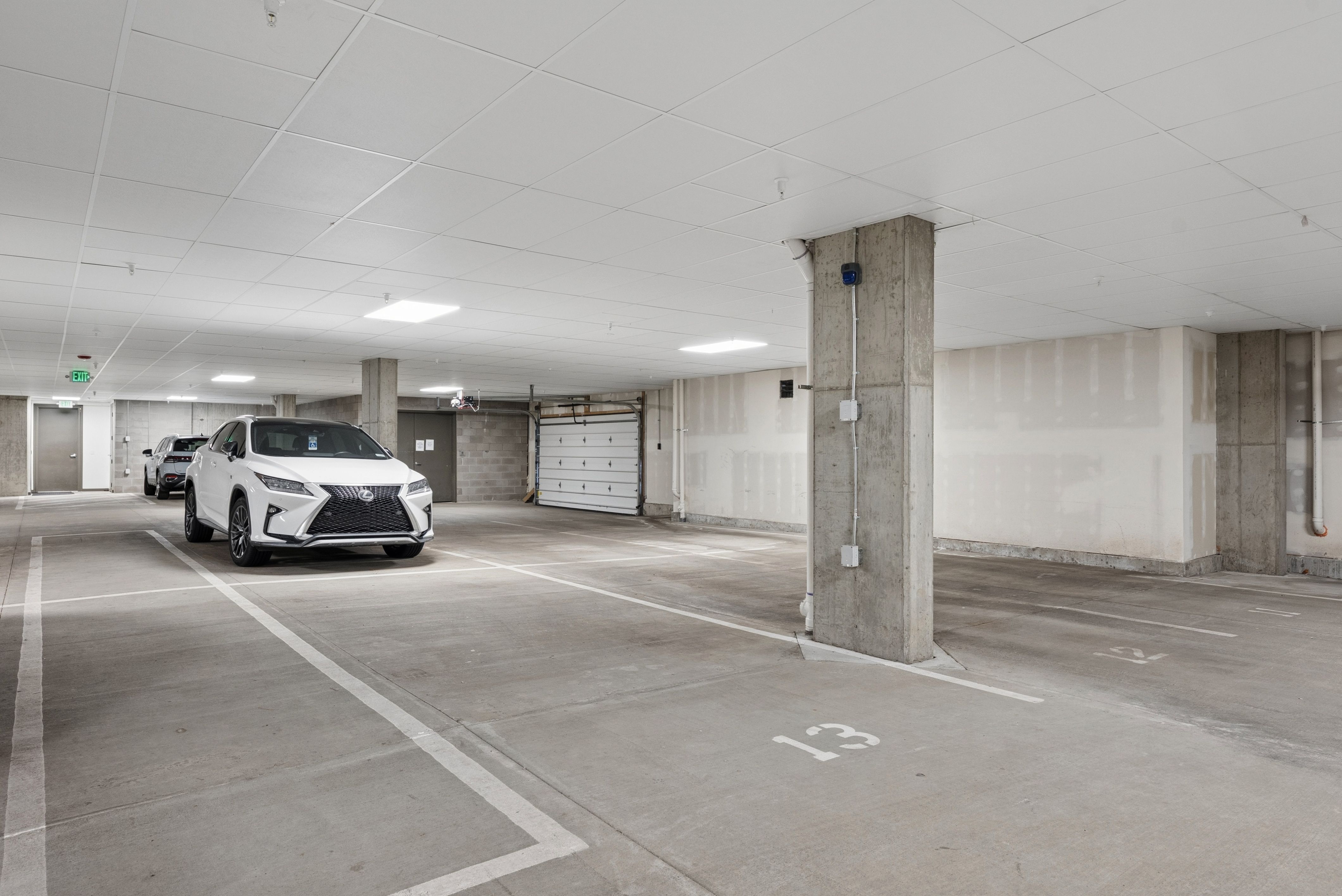  This Stunning Fremont Place Condo Offers the Best Value in the Community - 物件實景