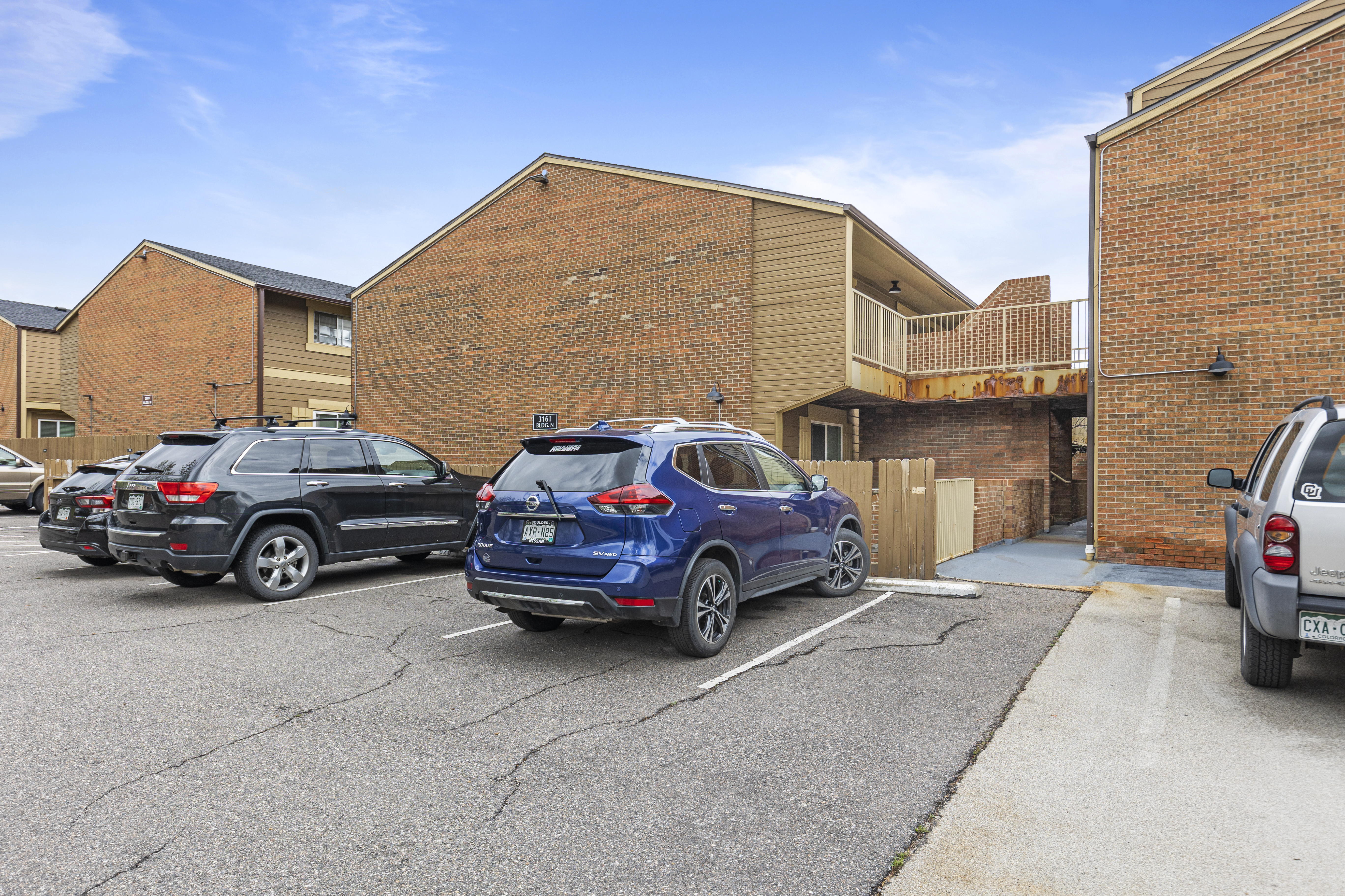  Bright top-floor condo designed for low-maintenance living - 物件實景