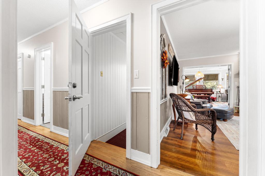 Hartwell, Georgia, 30643, United States, 4 Bedrooms Bedrooms, ,3 BathroomsBathrooms,Residential,For Sale,1989315