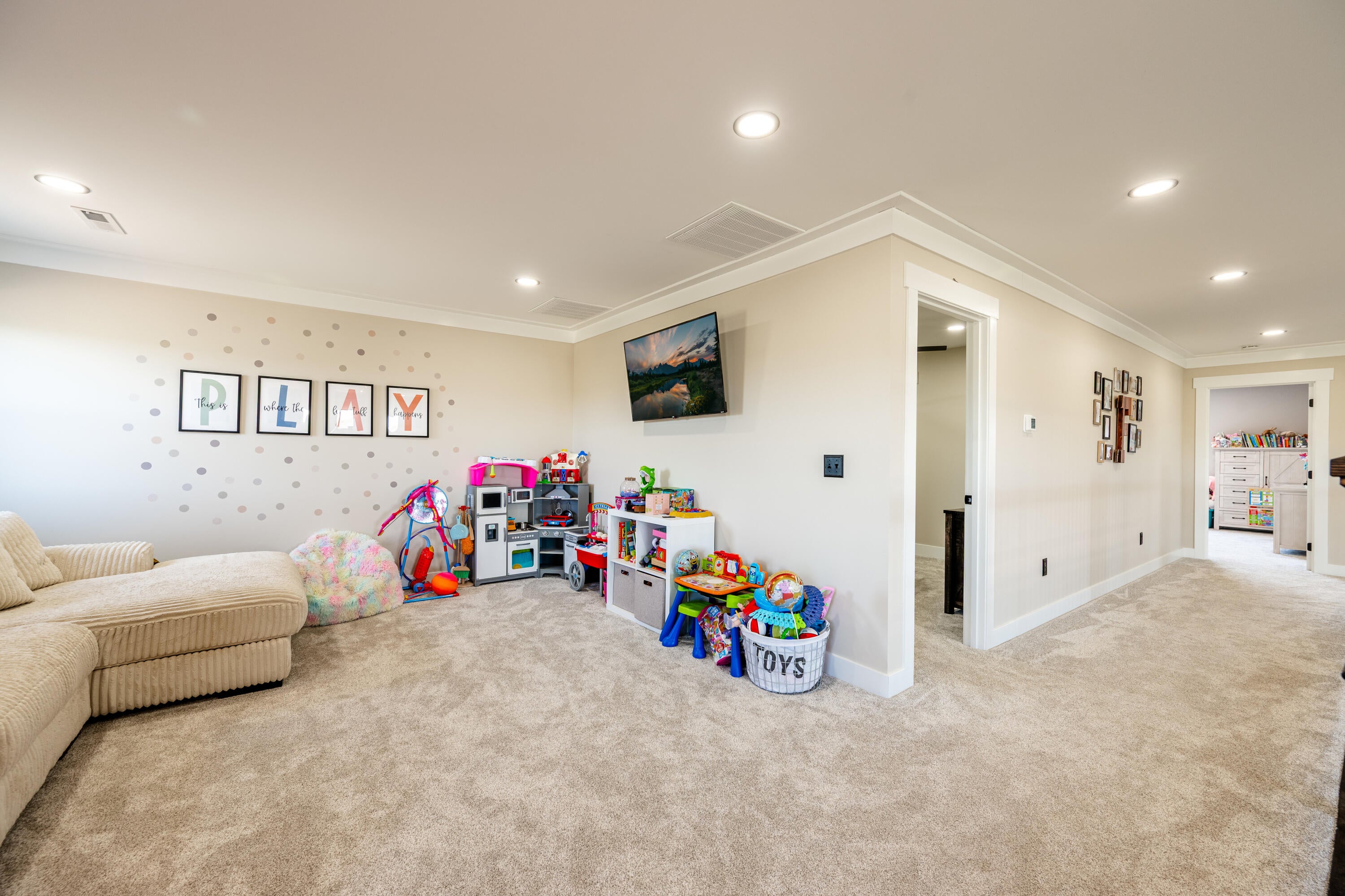 Ranchester, Wyoming, 82839, United States, 5 Bedrooms Bedrooms, ,4 BathroomsBathrooms,Residential,For Sale,2016525