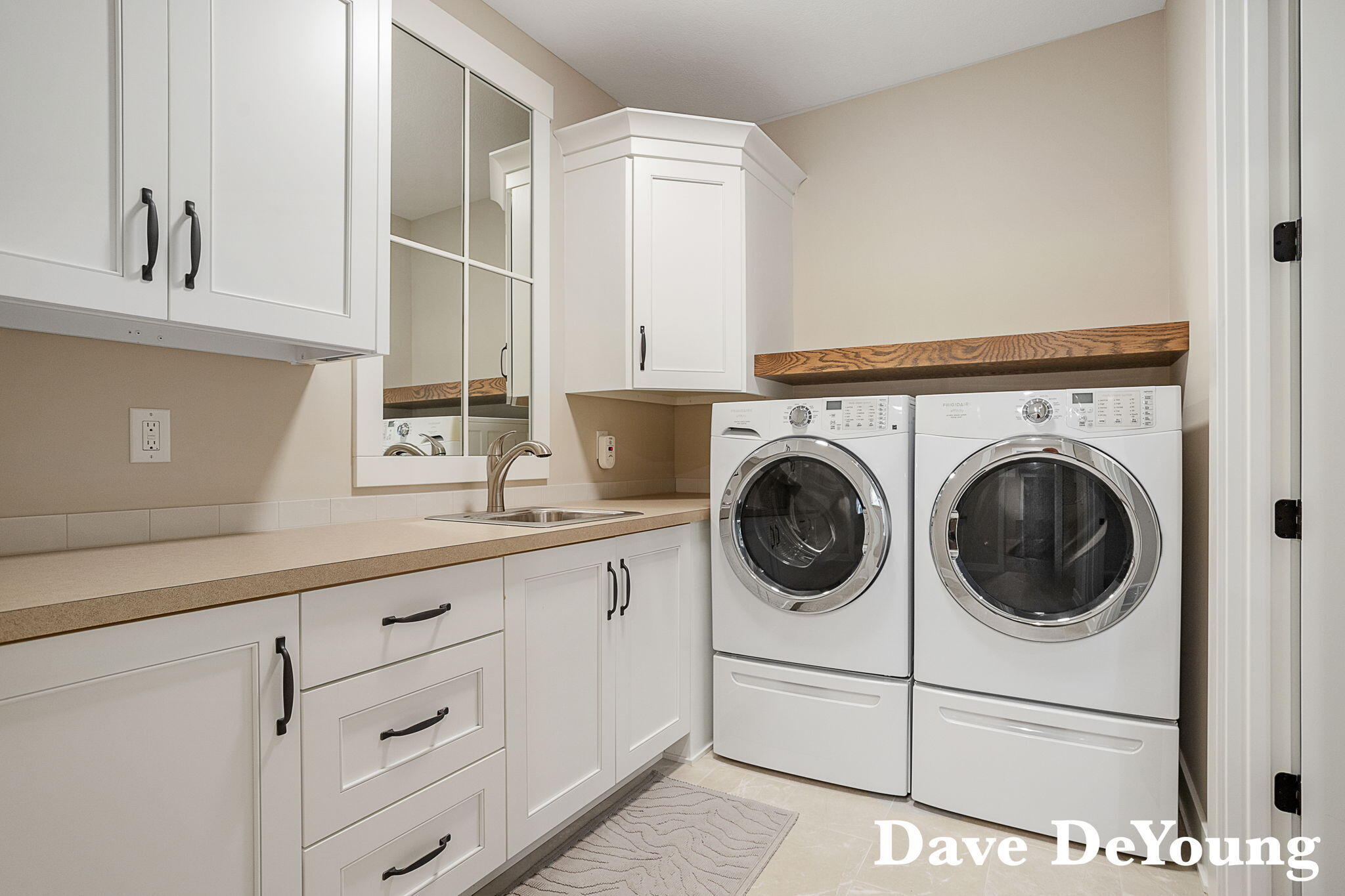 Holland, Michigan, 49424, United States, 3 Bedrooms Bedrooms, ,3 BathroomsBathrooms,Residential,For Sale,1986550