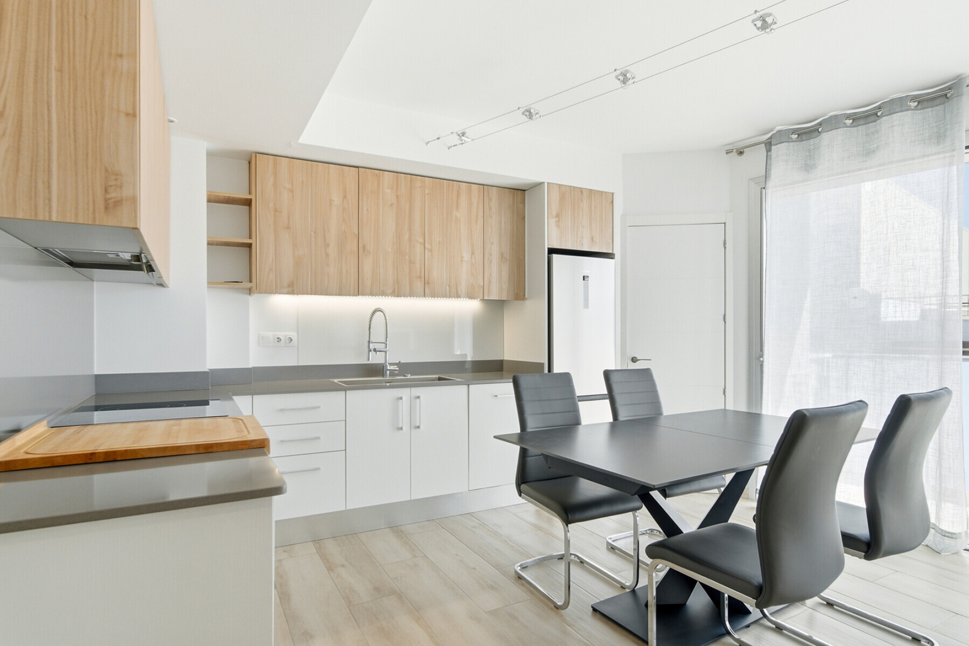  Contemporary duplex penthouse with a terrace and partial ocean view in Roses - 物件實景