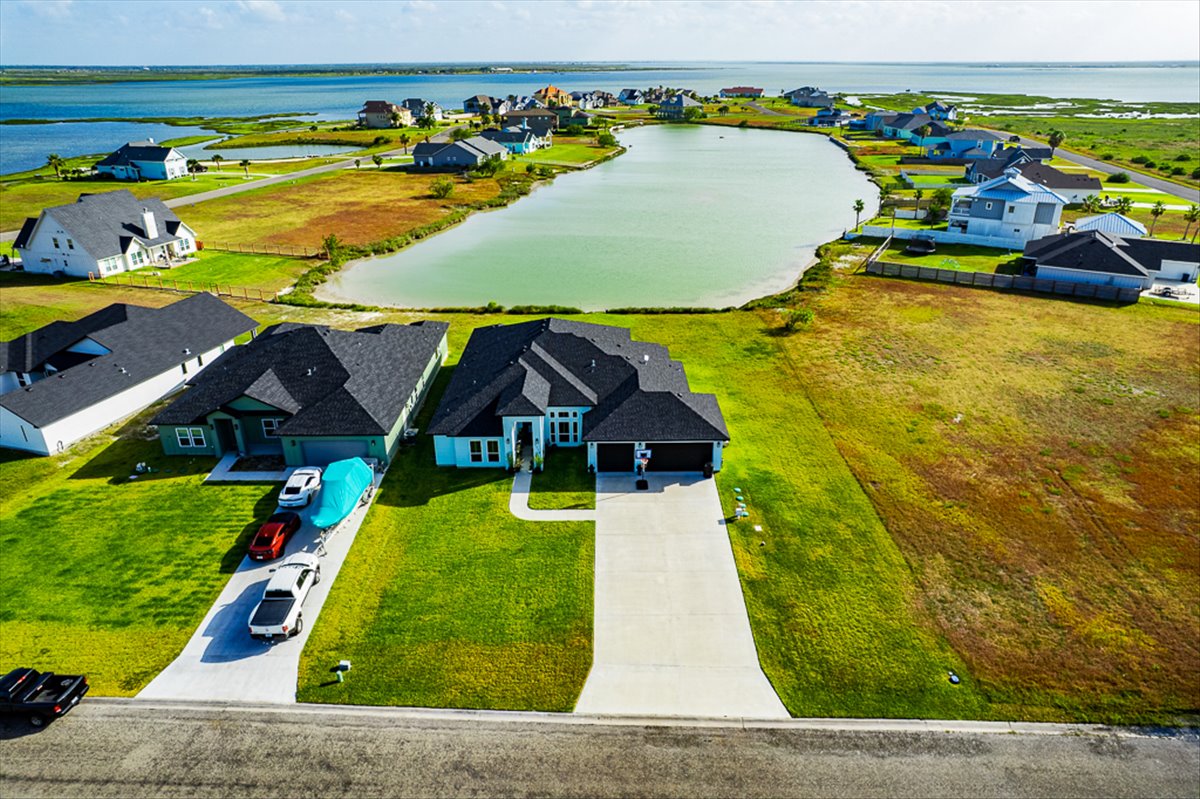 Rockport, Texas, 78382, United States, 5 Bedrooms Bedrooms, ,4 BathroomsBathrooms,Residential,For Sale,1906420