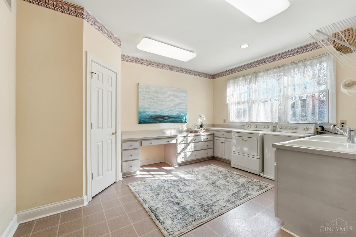 Anderson Twp, Ohio, 45230, United States, 5 Bedrooms Bedrooms, ,6 BathroomsBathrooms,Residential,For Sale,1988245