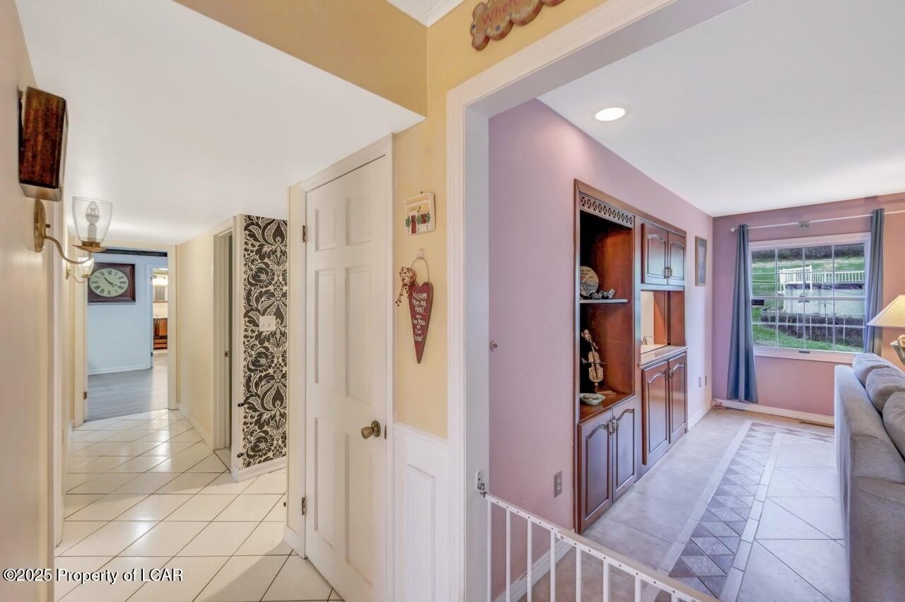 Sugarloaf, Pennsylvania, 18249, United States, 4 Bedrooms Bedrooms, ,3 BathroomsBathrooms,Residential,For Sale,1996756