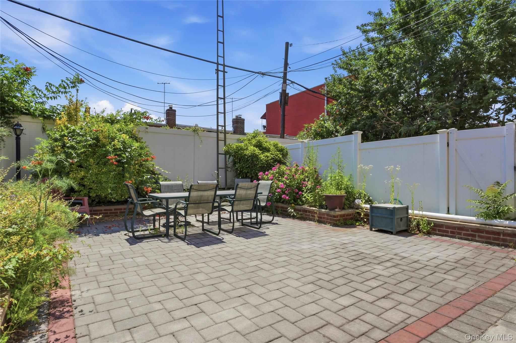  2511 44th Street, Astoria, NY, 11103 - 物件實景