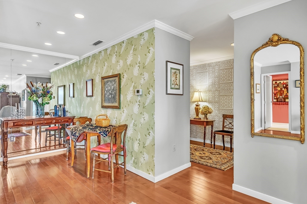 Cambridge, Massachusetts, 02141, United States, 2 Bedrooms Bedrooms, ,2 BathroomsBathrooms,Residential,For Sale,1913406