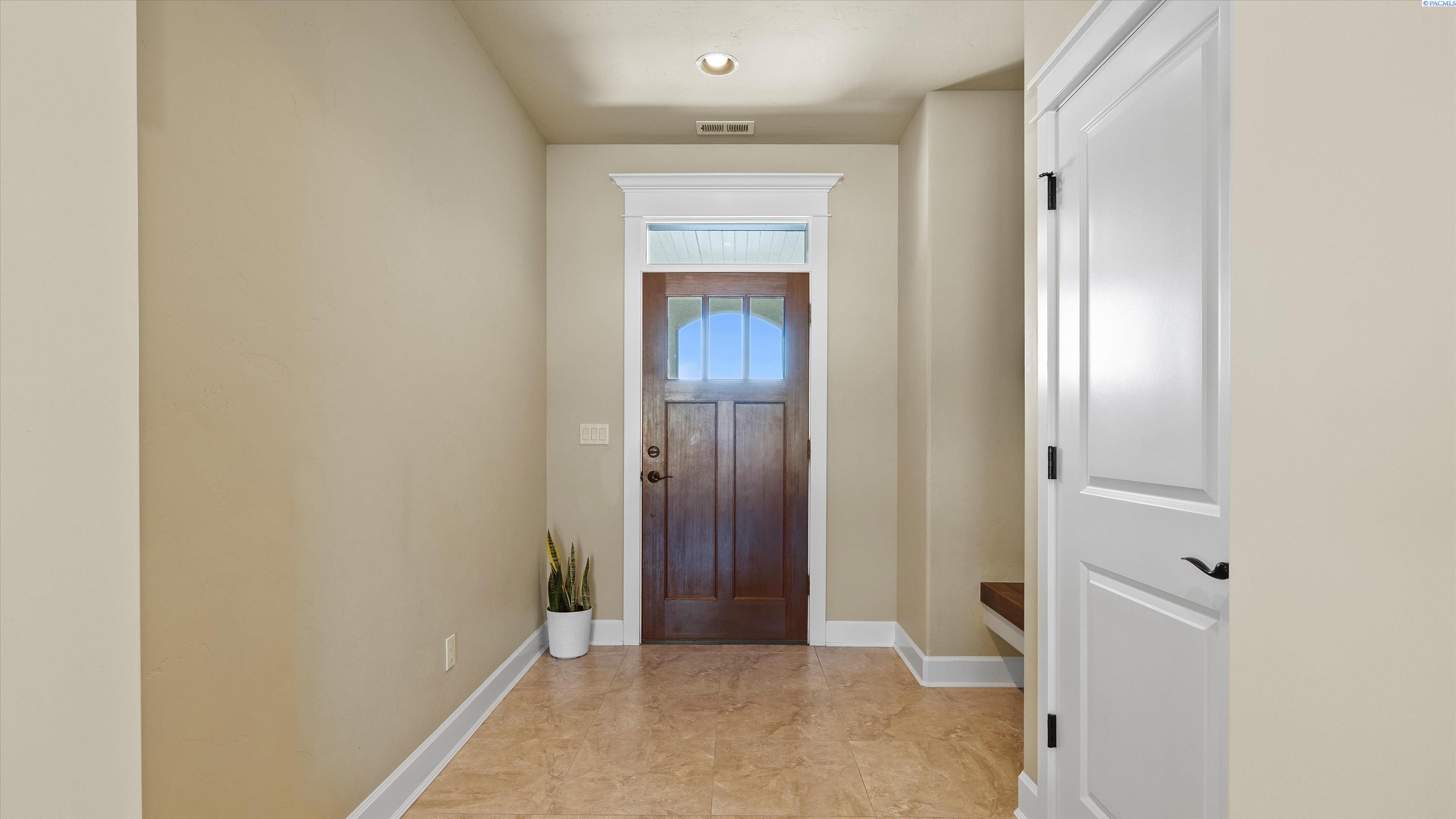 Richland, Washington, 99354, United States, 3 Bedrooms Bedrooms, ,2 BathroomsBathrooms,Residential,For Sale,1896289
