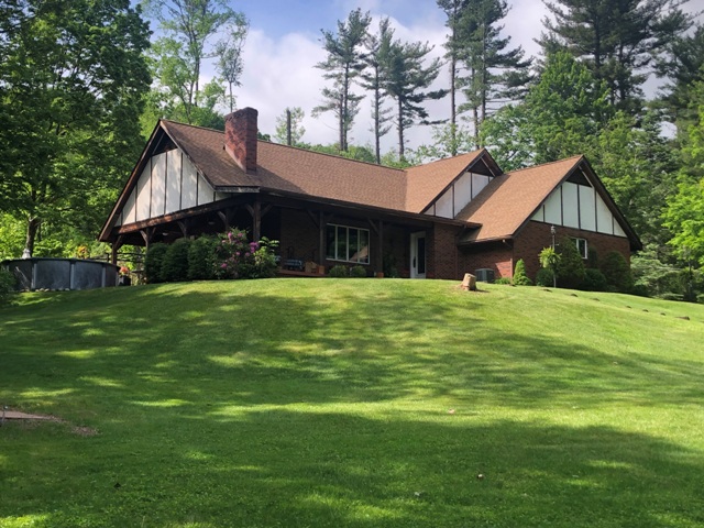 Chester, West Virginia, 26034, United States, 4 Bedrooms Bedrooms, ,3 BathroomsBathrooms,Residential,For Sale,1974553