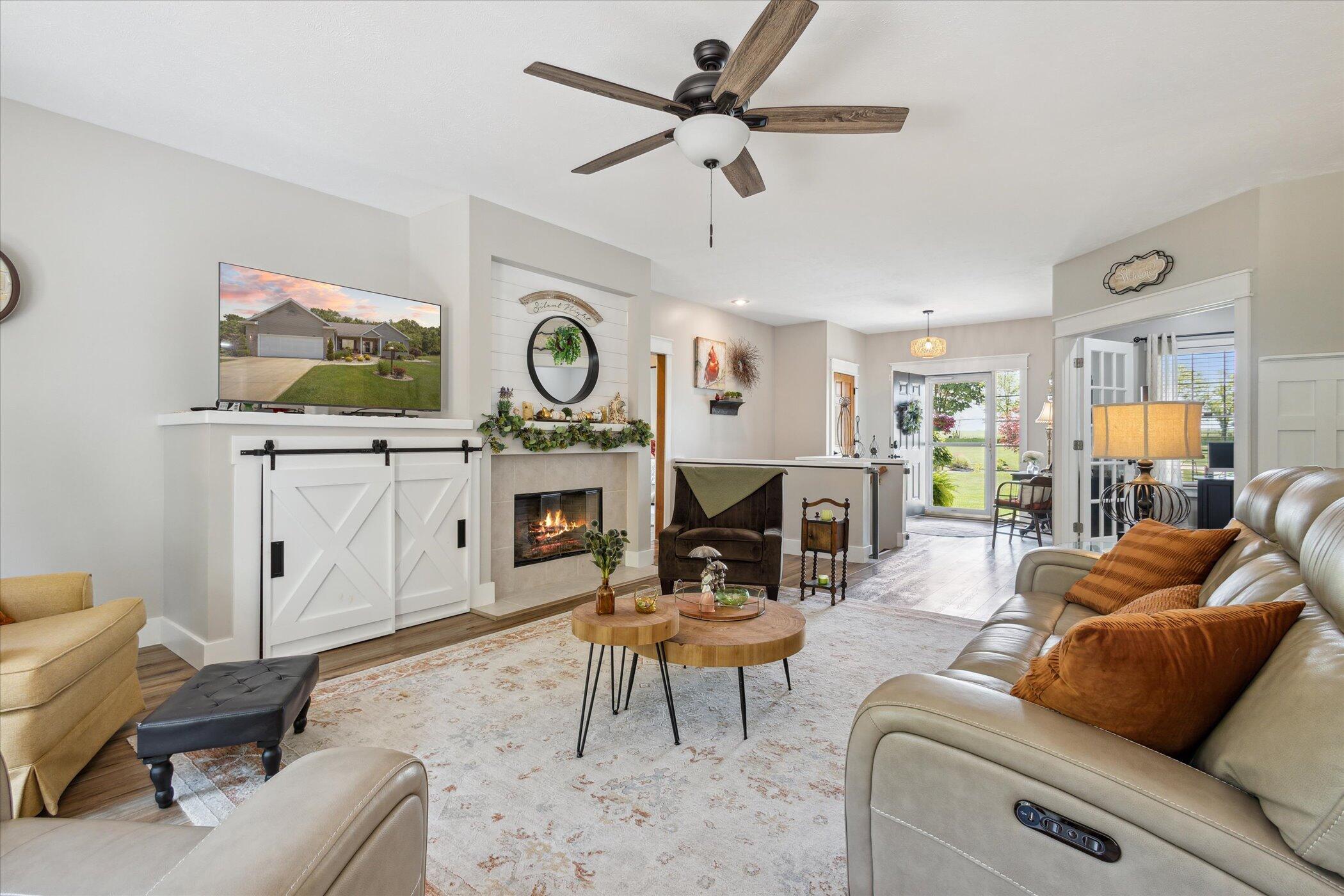 Edwardsburg, Michigan, 49112, United States, 4 Bedrooms Bedrooms, ,4 BathroomsBathrooms,Residential,For Sale,1989598