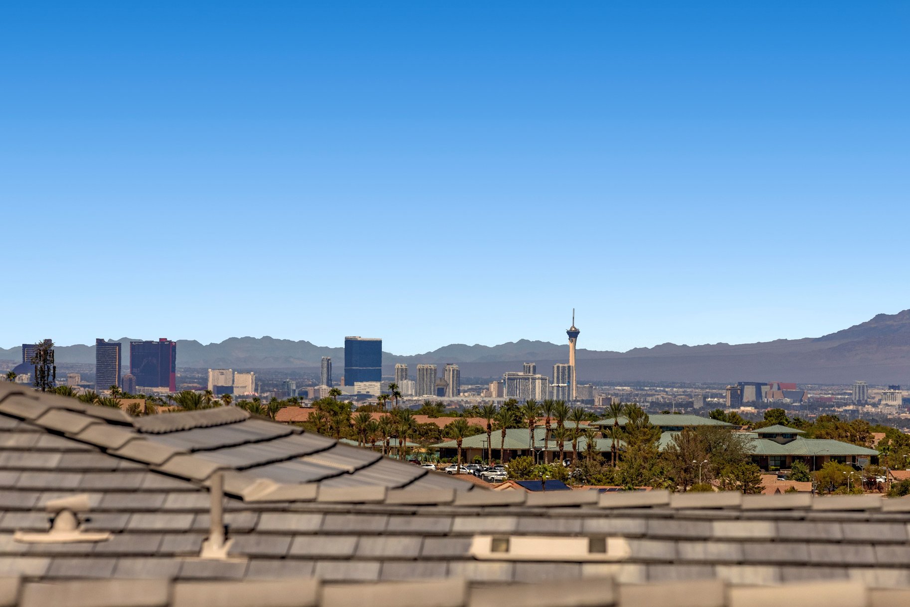  Mountainside Henderson Retreat with Strip Views & Resort-Style Backyard - 物件實景