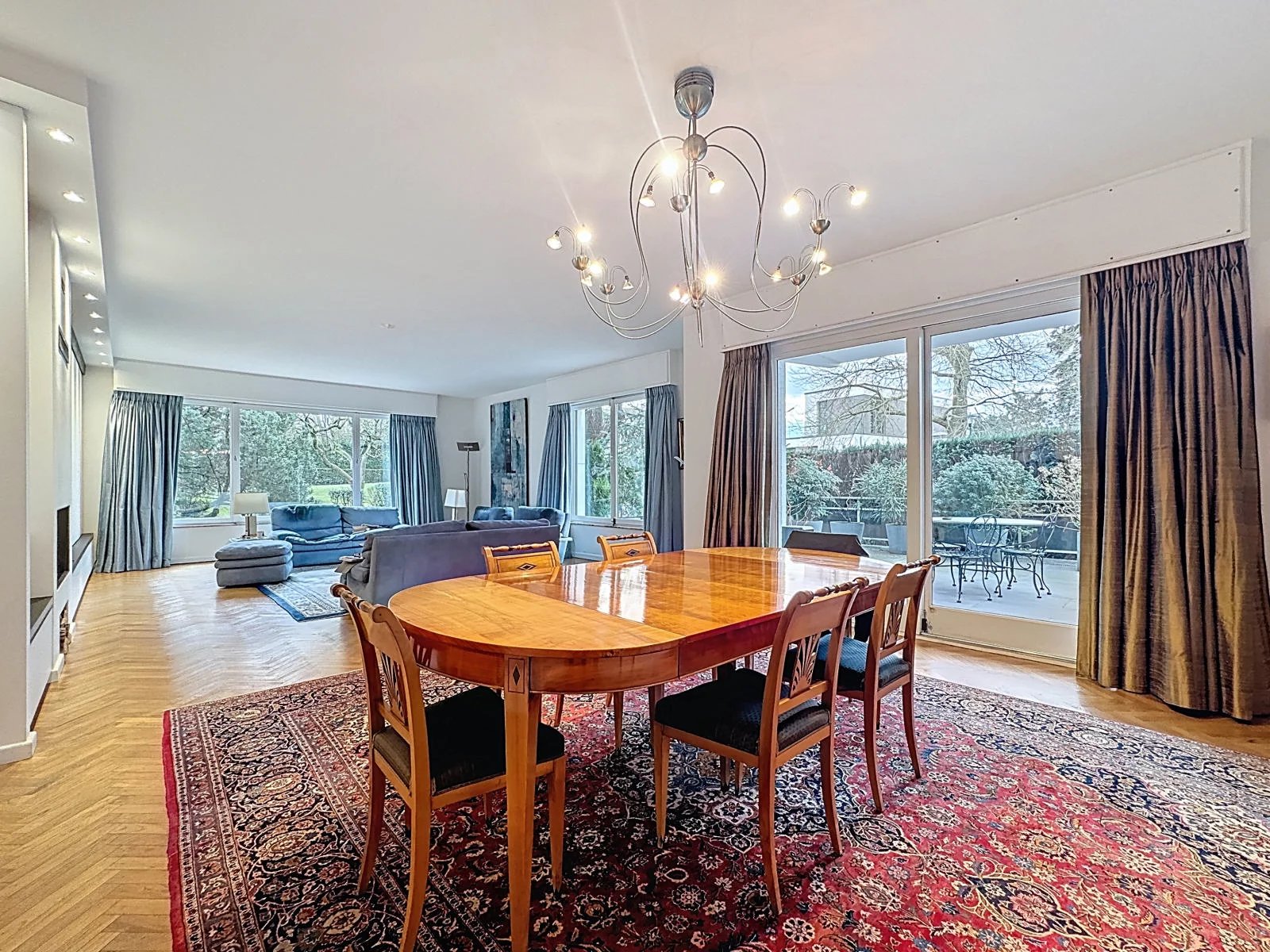 Uccle, 1180, BE, 3 Bedrooms Bedrooms, ,2 BathroomsBathrooms,Residential,For Sale,1995617