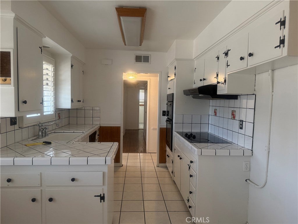 San Bernardino, California, 92404, United States, 3 Bedrooms Bedrooms, ,2 BathroomsBathrooms,Residential,For Sale,1955291