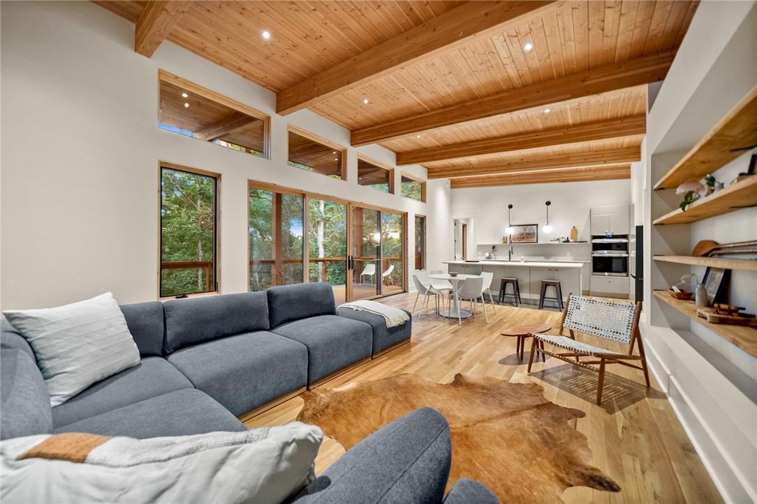 Bella Vista, Arkansas, 72715, United States, 3 Bedrooms Bedrooms, ,4 BathroomsBathrooms,Residential,For Sale,1892067
