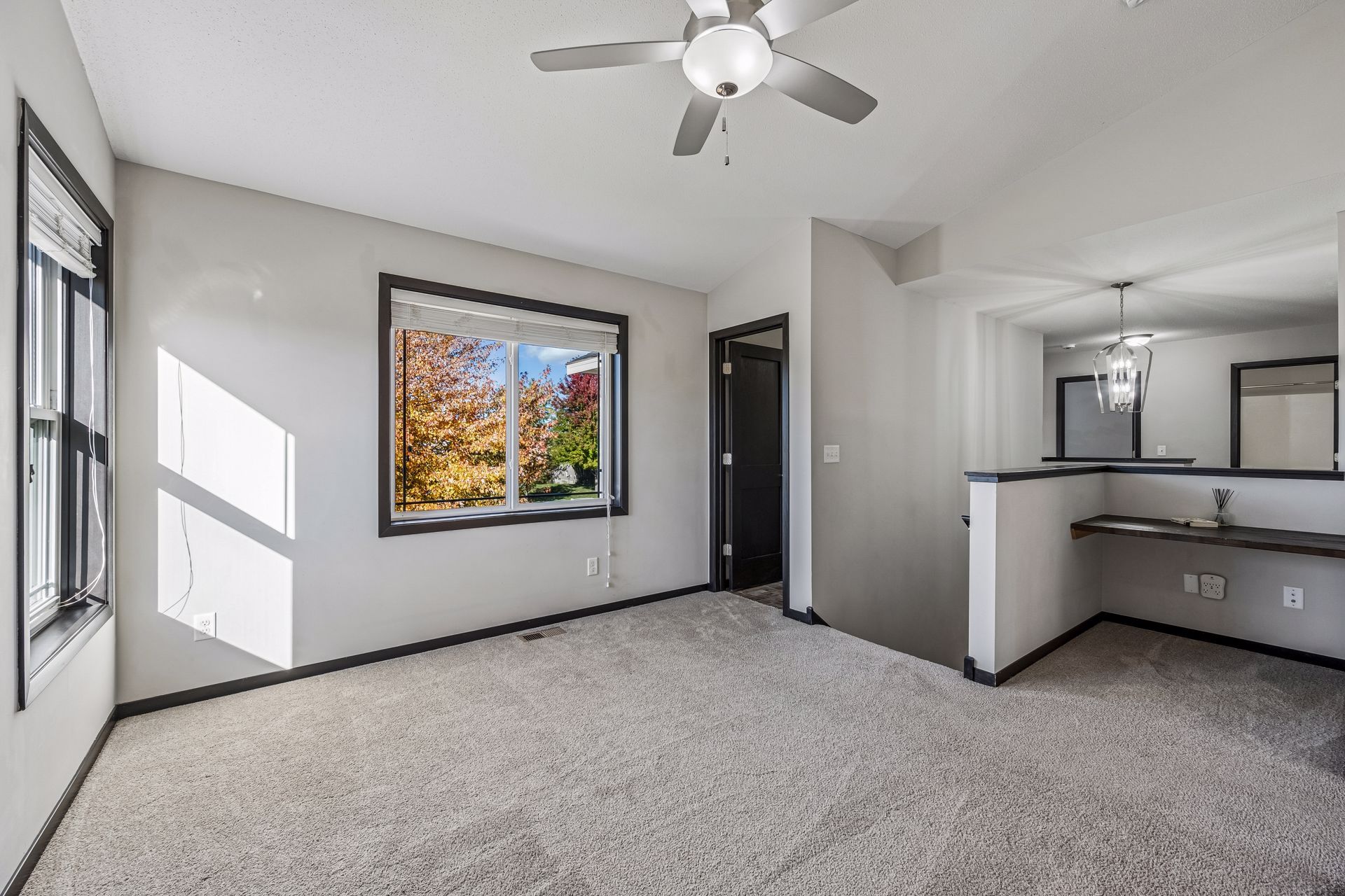 A Spacious Albertville Home Designed for Entertaining - 物件實景