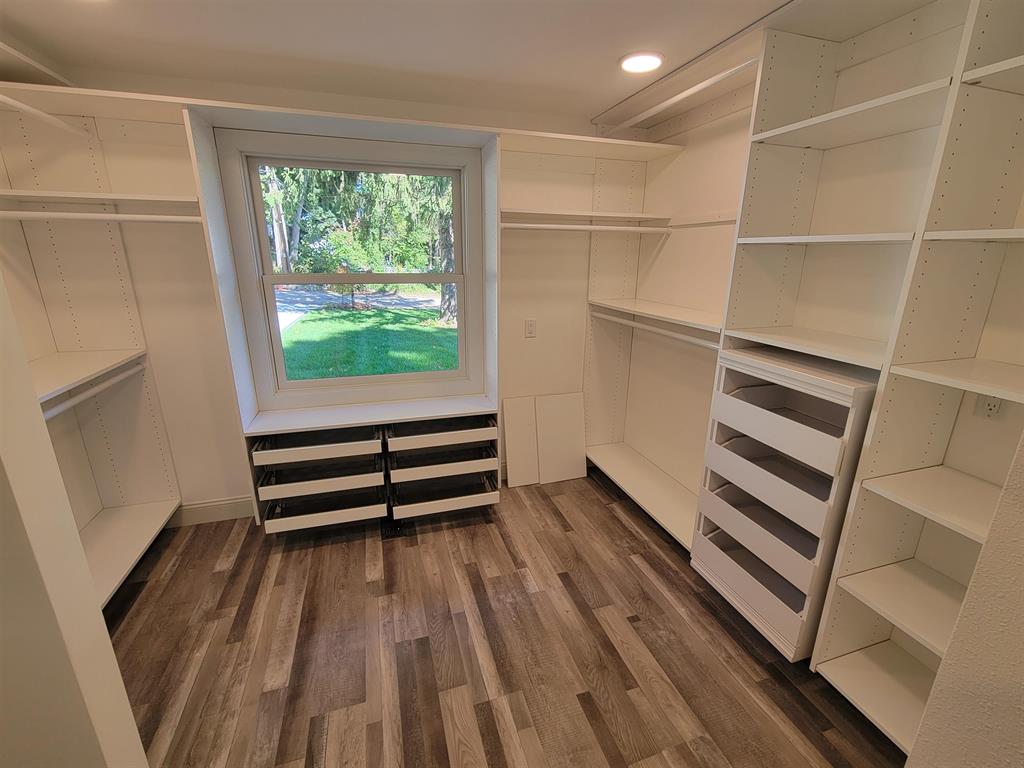 Madison, Wisconsin, 53704, United States, 4 Bedrooms Bedrooms, ,5 BathroomsBathrooms,Residential,For Sale,1973906