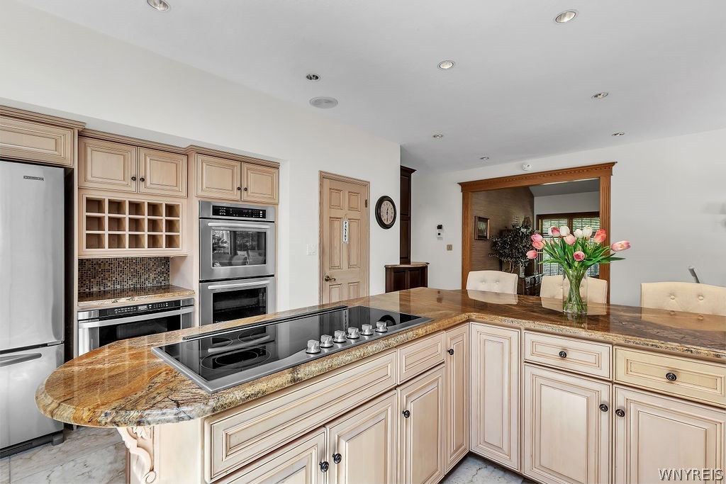 Grand Island, New York, 14072, United States, 4 Bedrooms Bedrooms, ,4 BathroomsBathrooms,Residential,For Sale,2048068