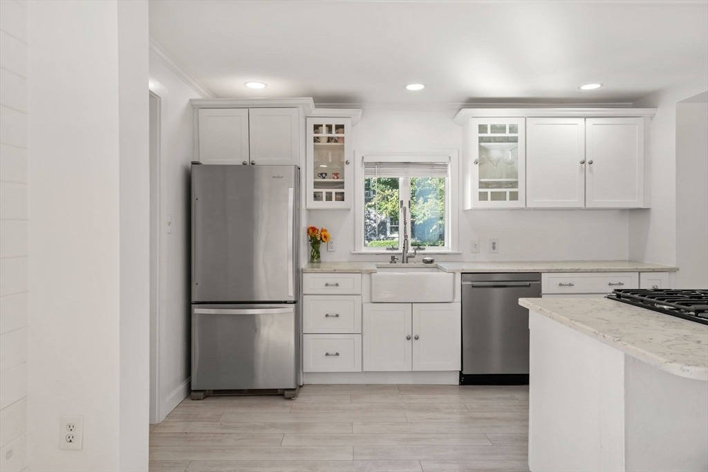 Milton, Massachusetts, 02186, United States, 3 Bedrooms Bedrooms, ,1 BathroomBathrooms,Residential,For Sale,1939202