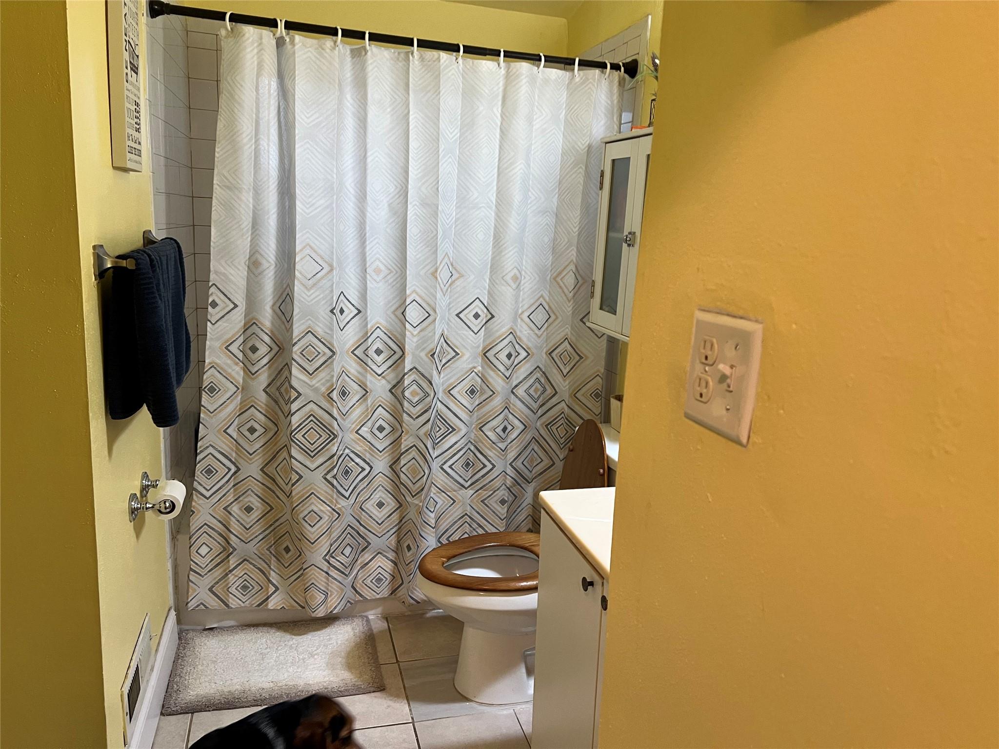 Ronkonkoma, New York, 11779, United States, 3 Bedrooms Bedrooms, ,1 BathroomBathrooms,Residential,For Sale,1786271