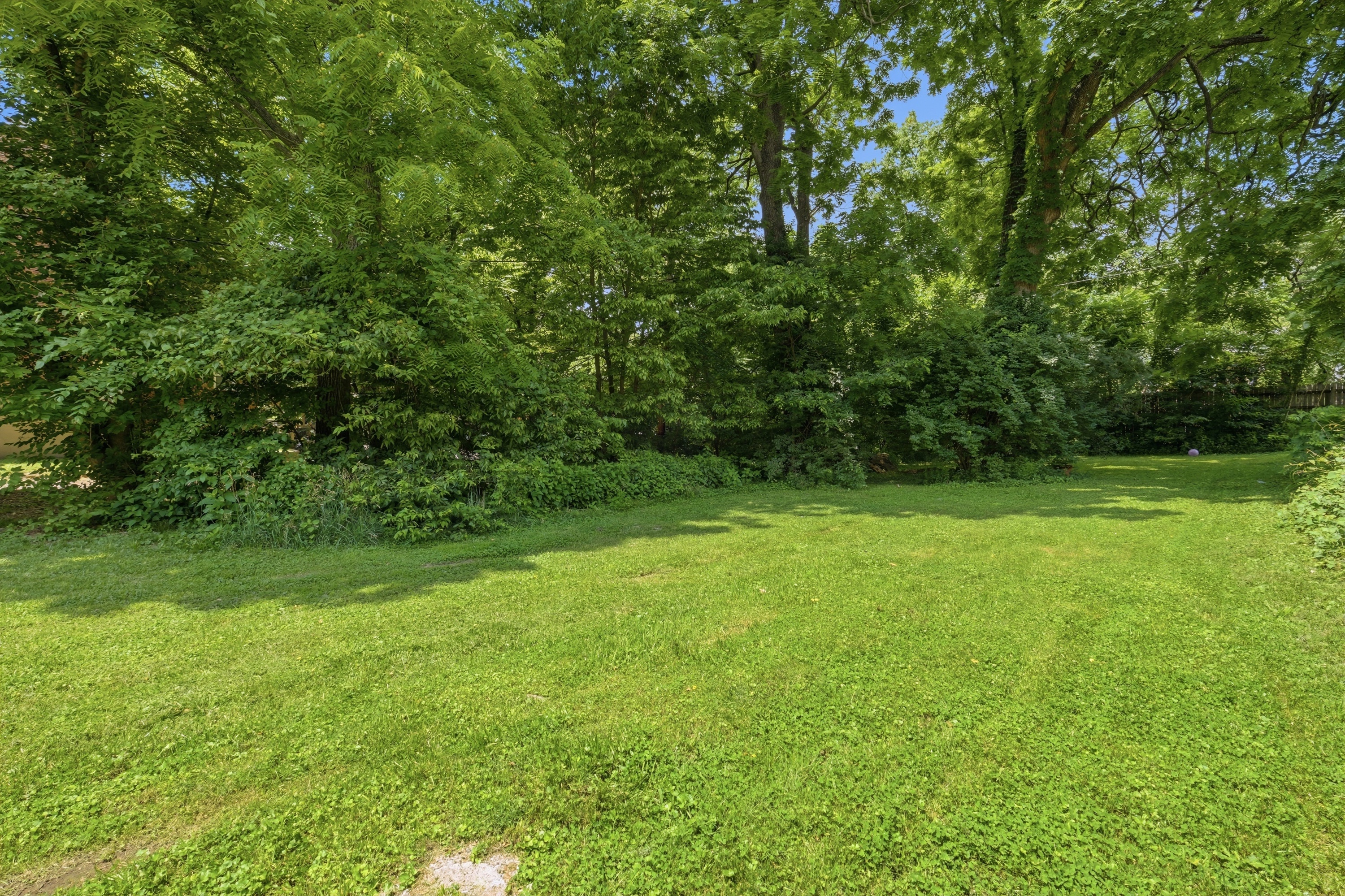  2055 Douglass Boulevard, Louisville, KY 40205 - 物件實景