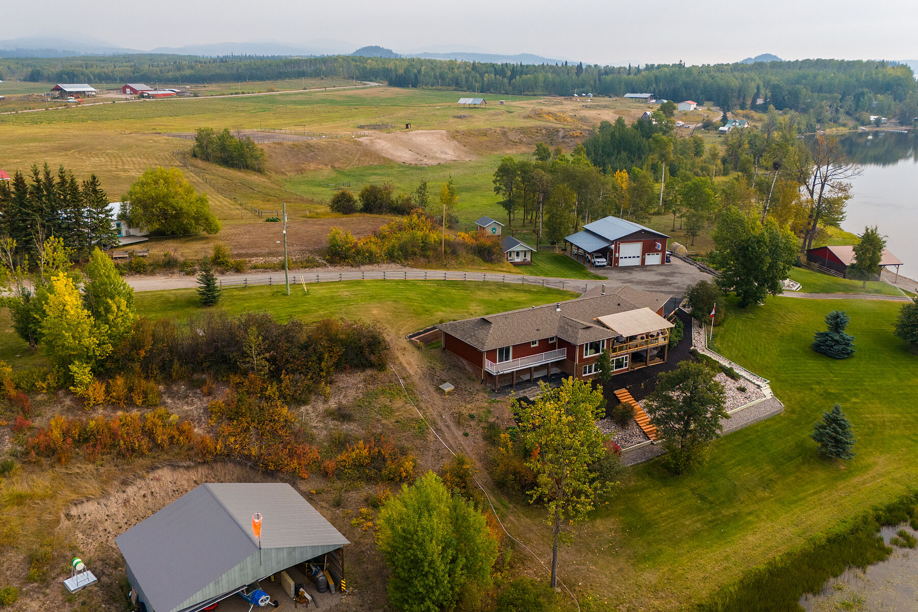  Waterfront Equestrian Living - 物件實景