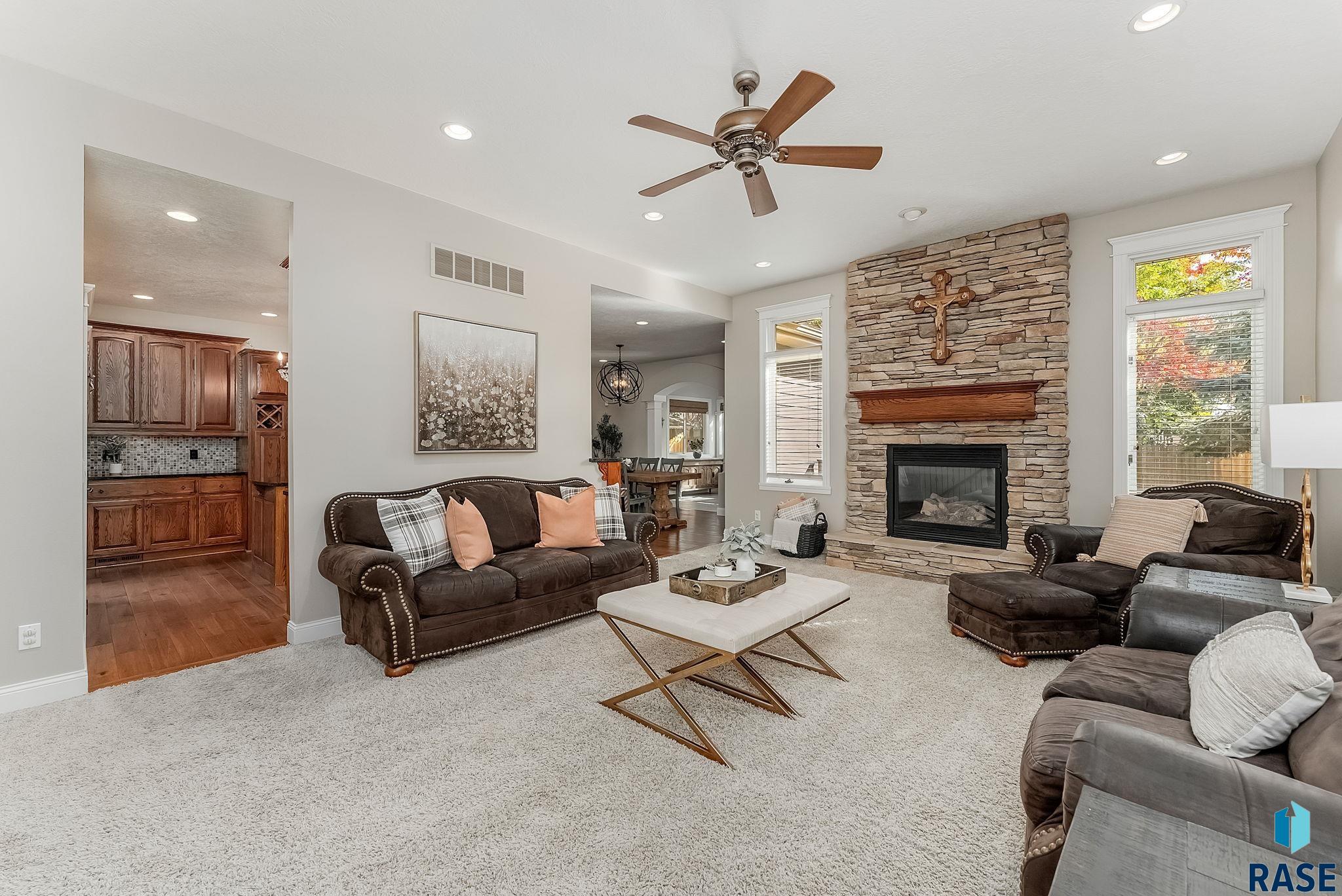 Sioux Falls, South Dakota, 57106, United States, 5 Bedrooms Bedrooms, ,3 BathroomsBathrooms,Residential,For Sale,1946502