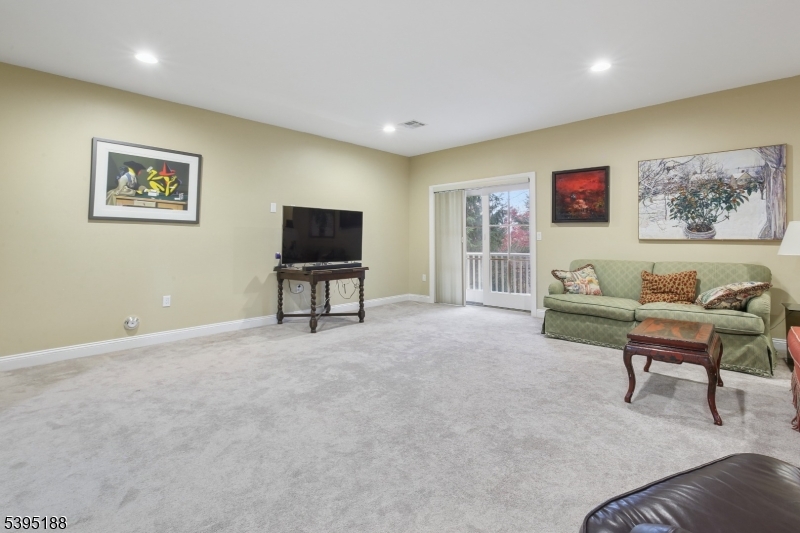 West Orange Twp., New Jersey, 07052, United States, 3 Bedrooms Bedrooms, ,5 BathroomsBathrooms,Residential,For Sale,1990318