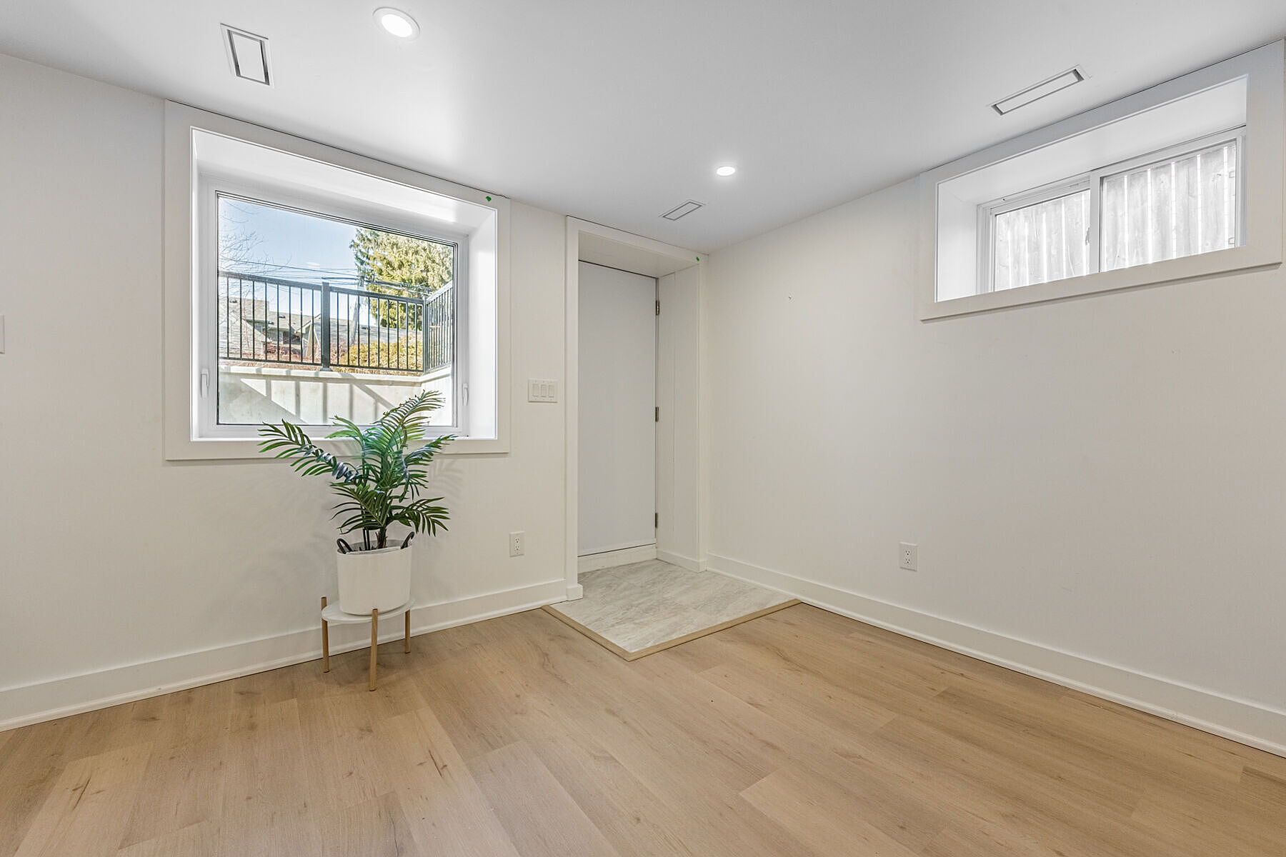  Custom Built Home - 物件實景