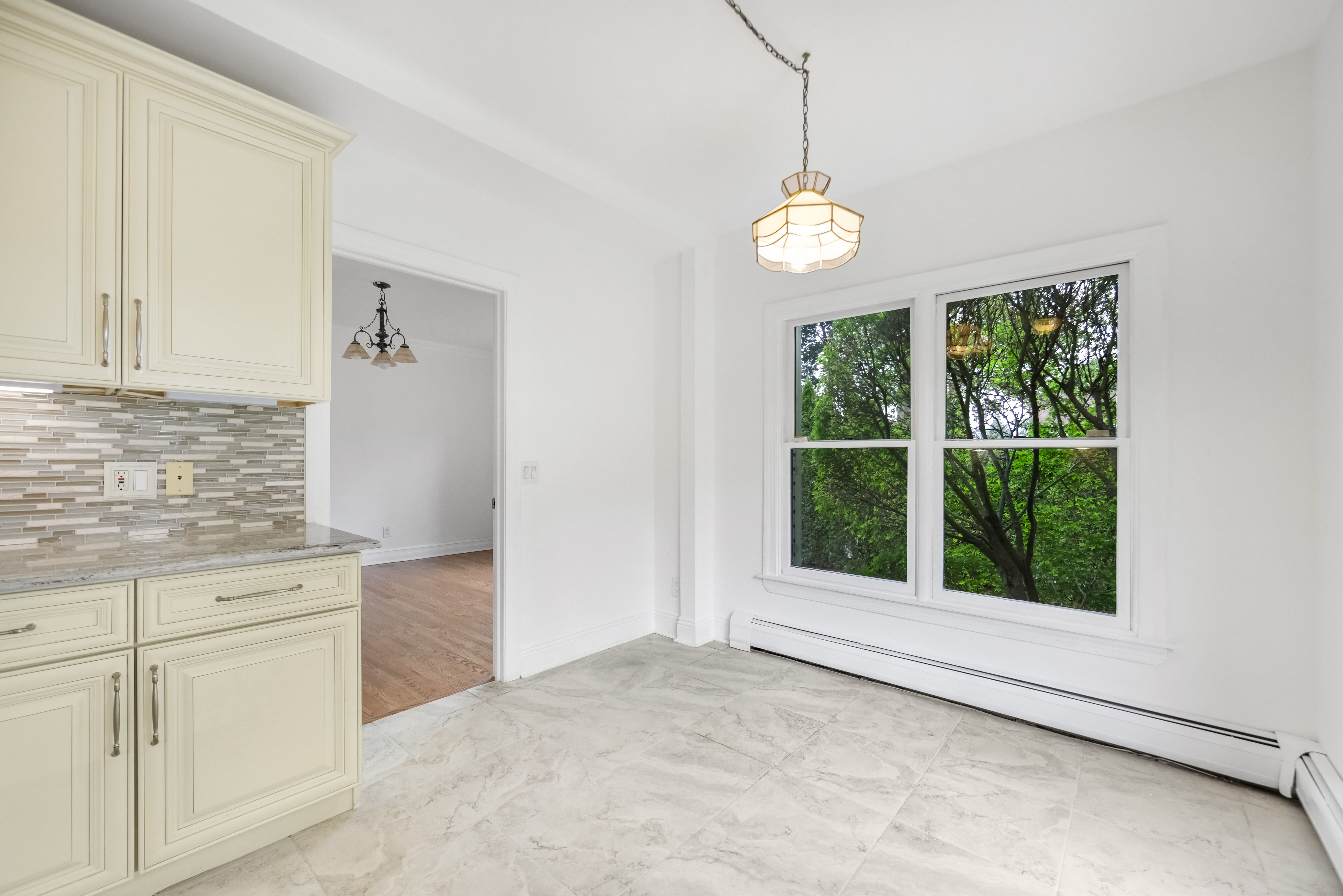 Fort Lee, New Jersey, 07024, United States, 5 Bedrooms Bedrooms, ,4 BathroomsBathrooms,Residential,For Sale,1981309