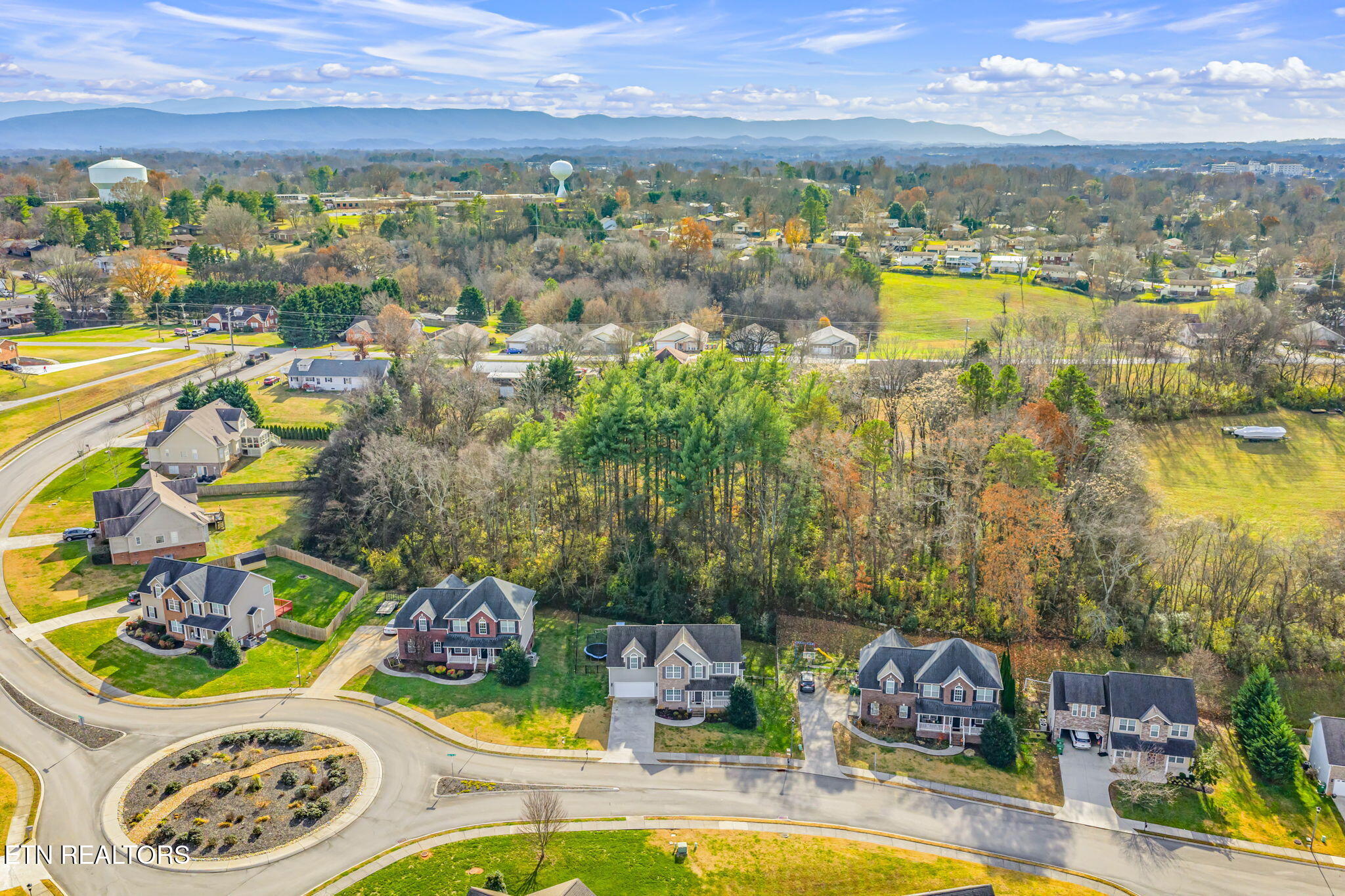 Maryville, Tennessee, 37804, United States, 4 Bedrooms Bedrooms, ,3 BathroomsBathrooms,Residential,For Sale,1996770
