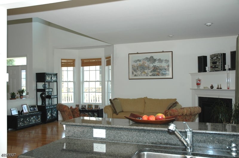 Wayne Twp., New Jersey, 07470, United States, 3 Bedrooms Bedrooms, ,3 BathroomsBathrooms,Residential,For Sale,1943649