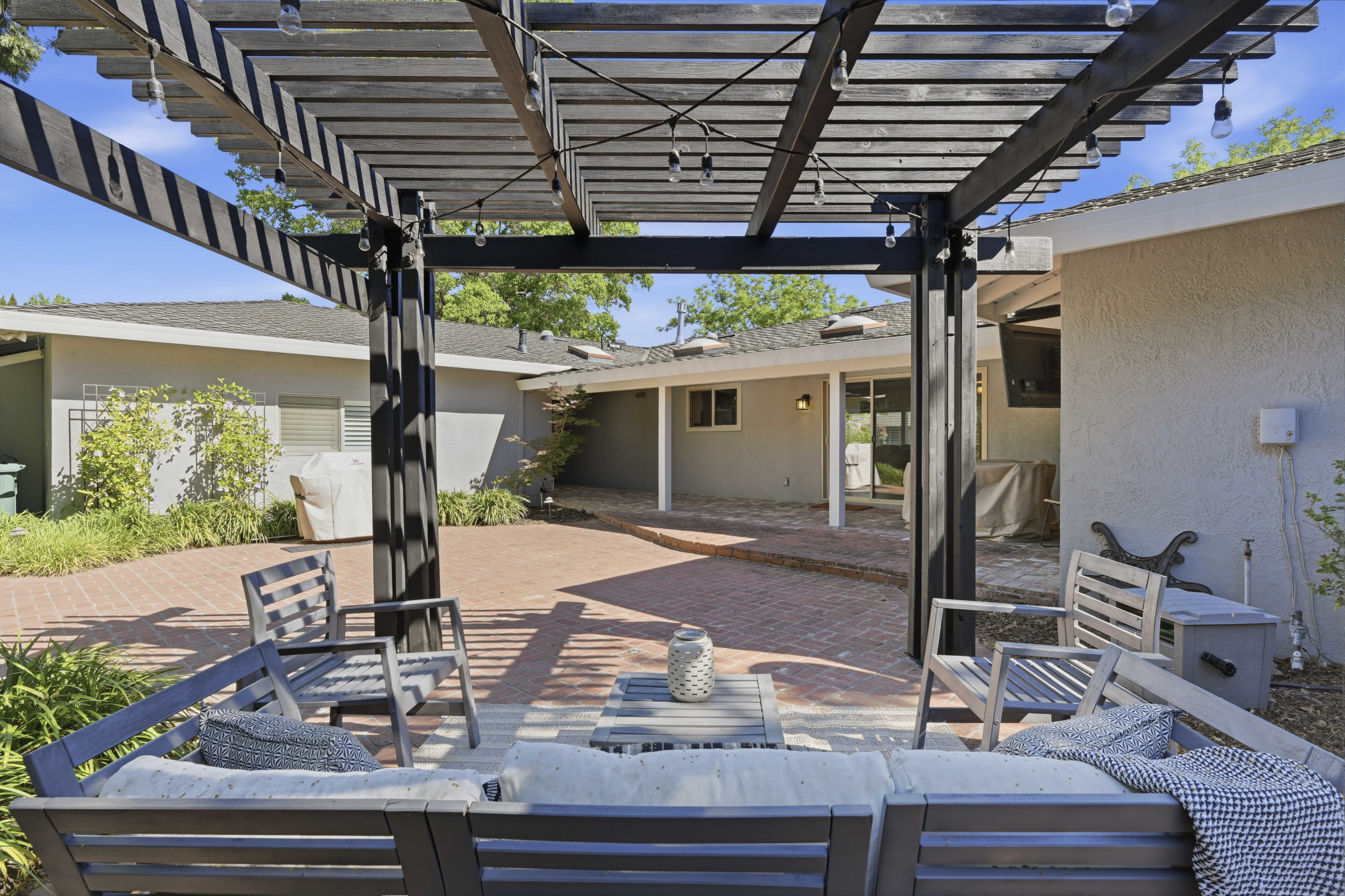  2929 Latham Drive, Sacramento, CA 95864 - 物件實景