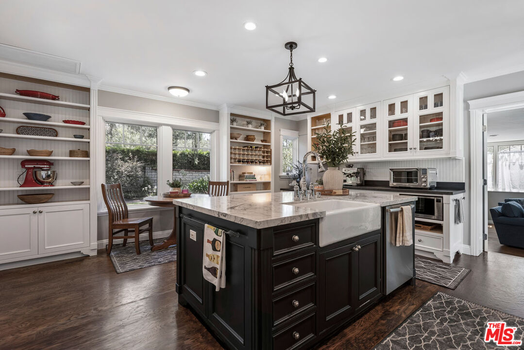 Altadena, California, 91001, United States, 4 Bedrooms Bedrooms, ,4 BathroomsBathrooms,Residential,For Sale,1992160