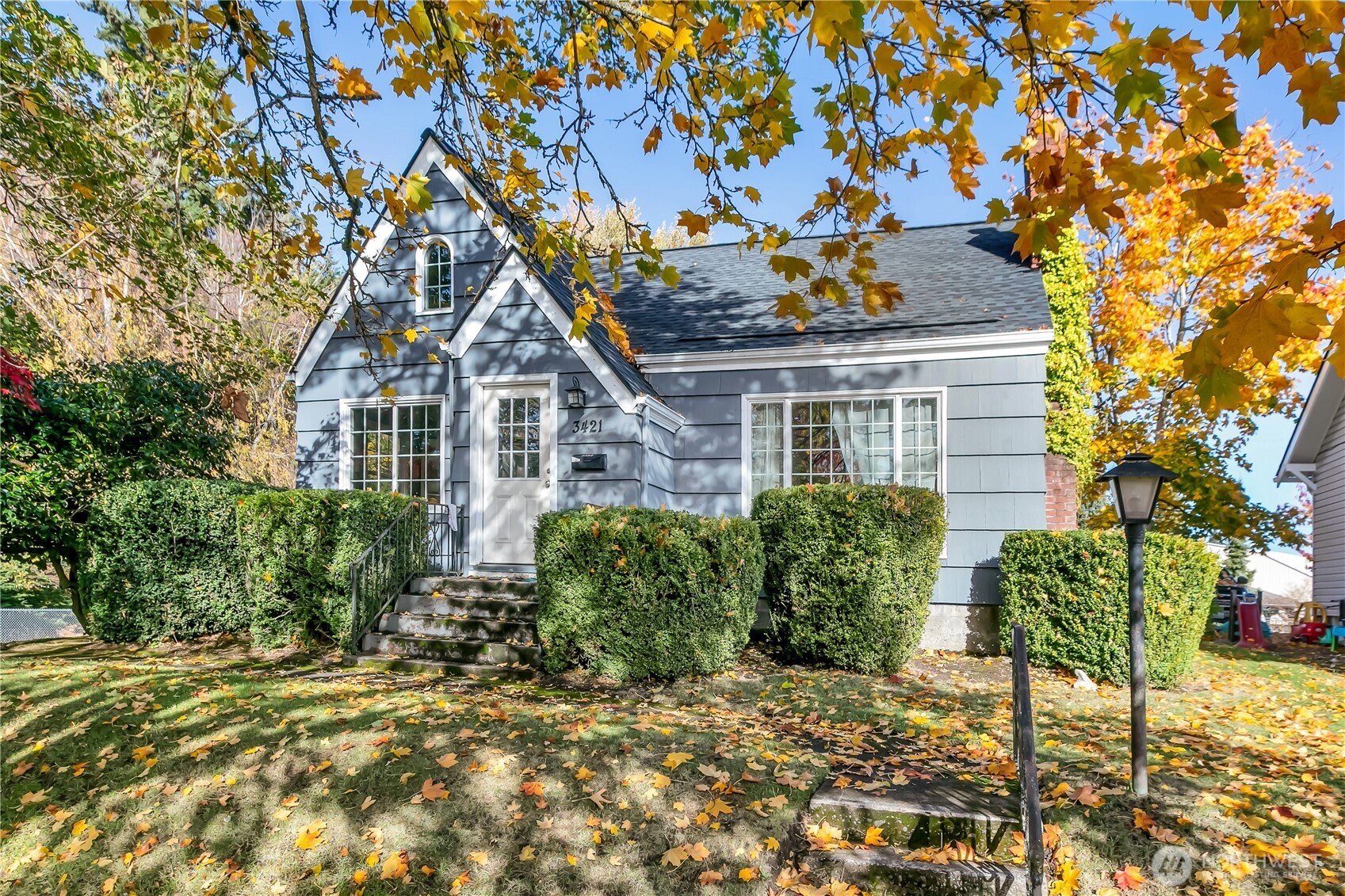 Tacoma, Washington, 98406, United States, 7 Bedrooms Bedrooms, ,2 BathroomsBathrooms,Residential,For Sale,1997085