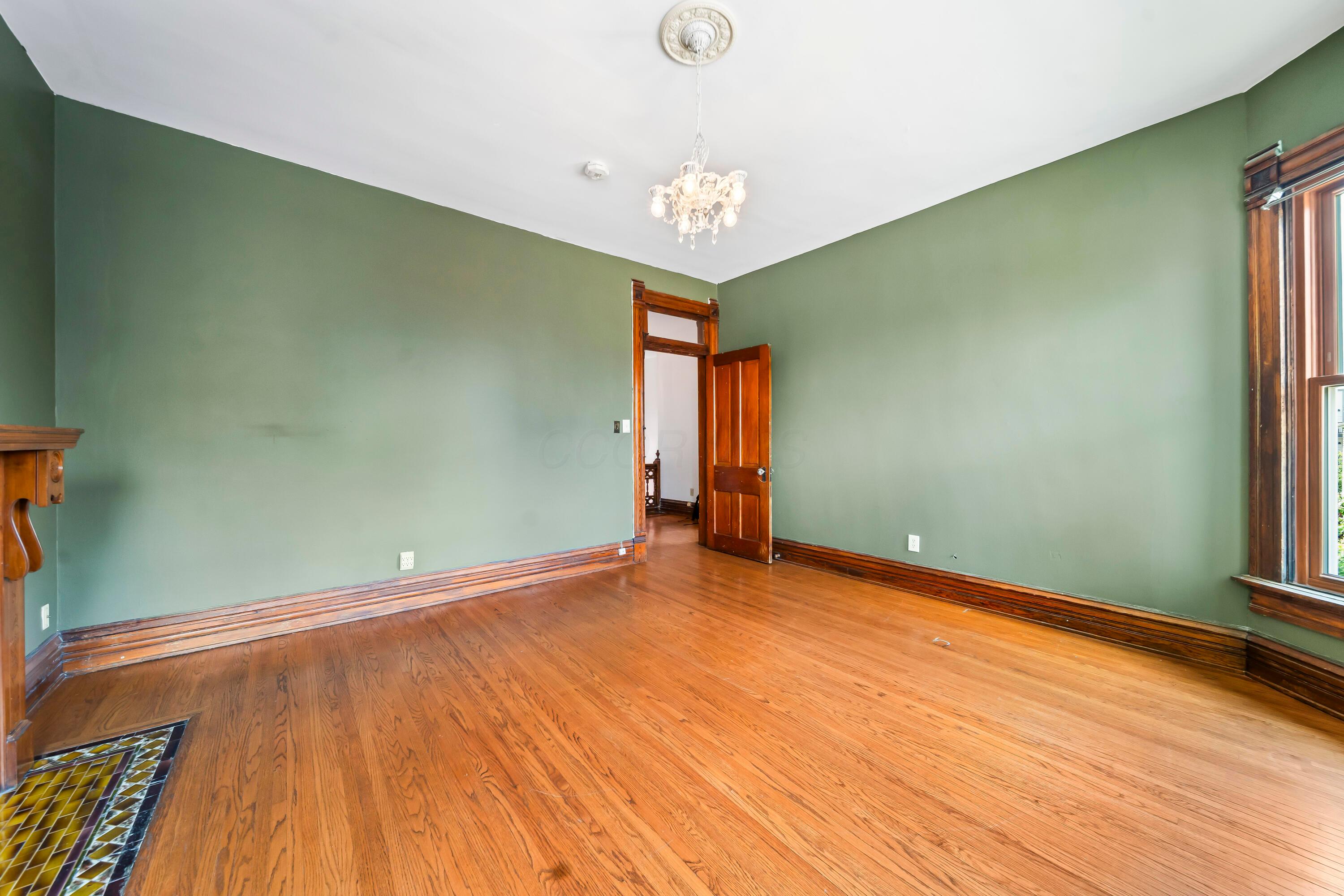 Columbus, Ohio, 43205, United States, 4 Bedrooms Bedrooms, ,3 BathroomsBathrooms,Residential,For Sale,1866885
