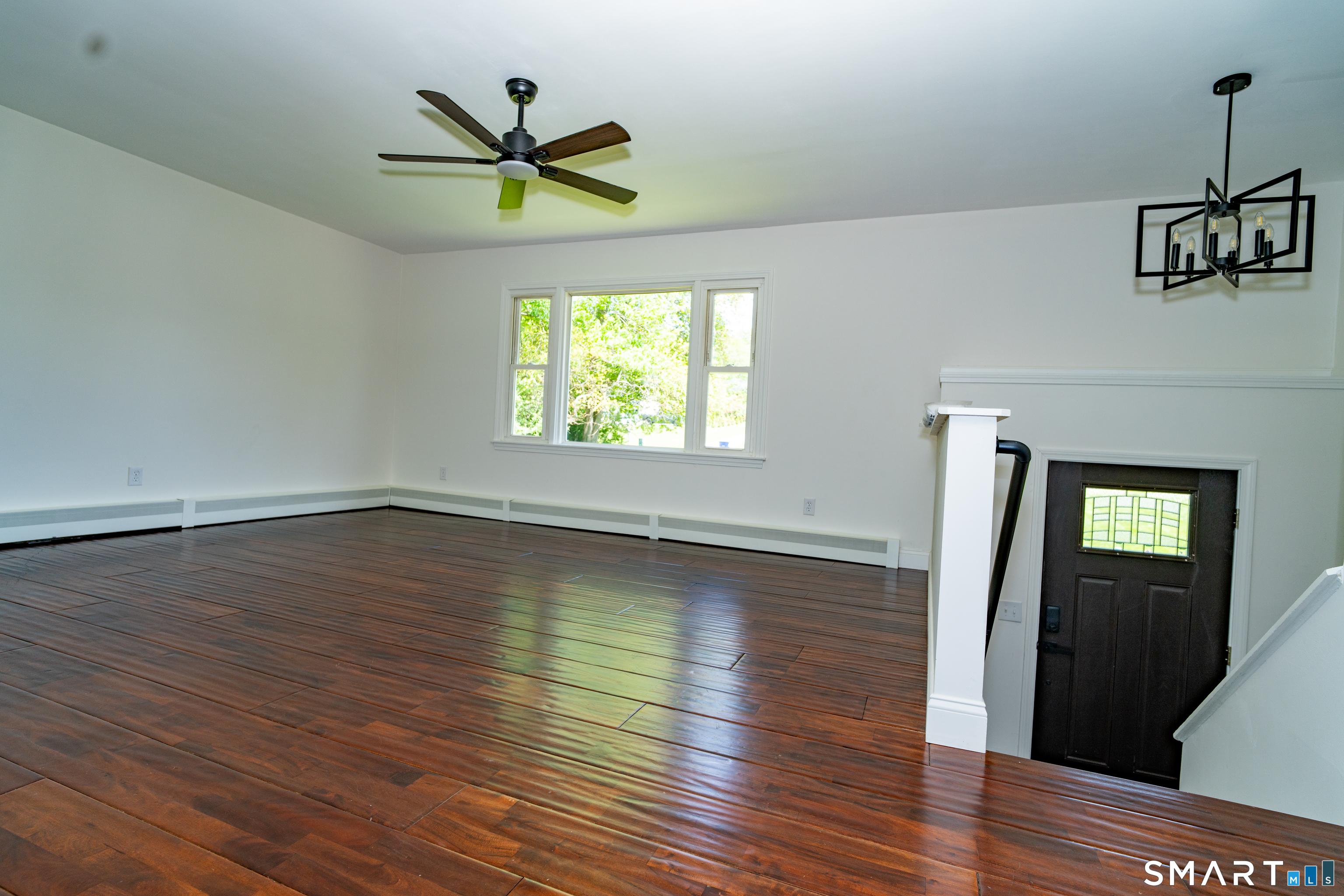 476, Connecticut, 06378, United States, 3 Bedrooms Bedrooms, ,2 BathroomsBathrooms,Residential,For Sale,2025073