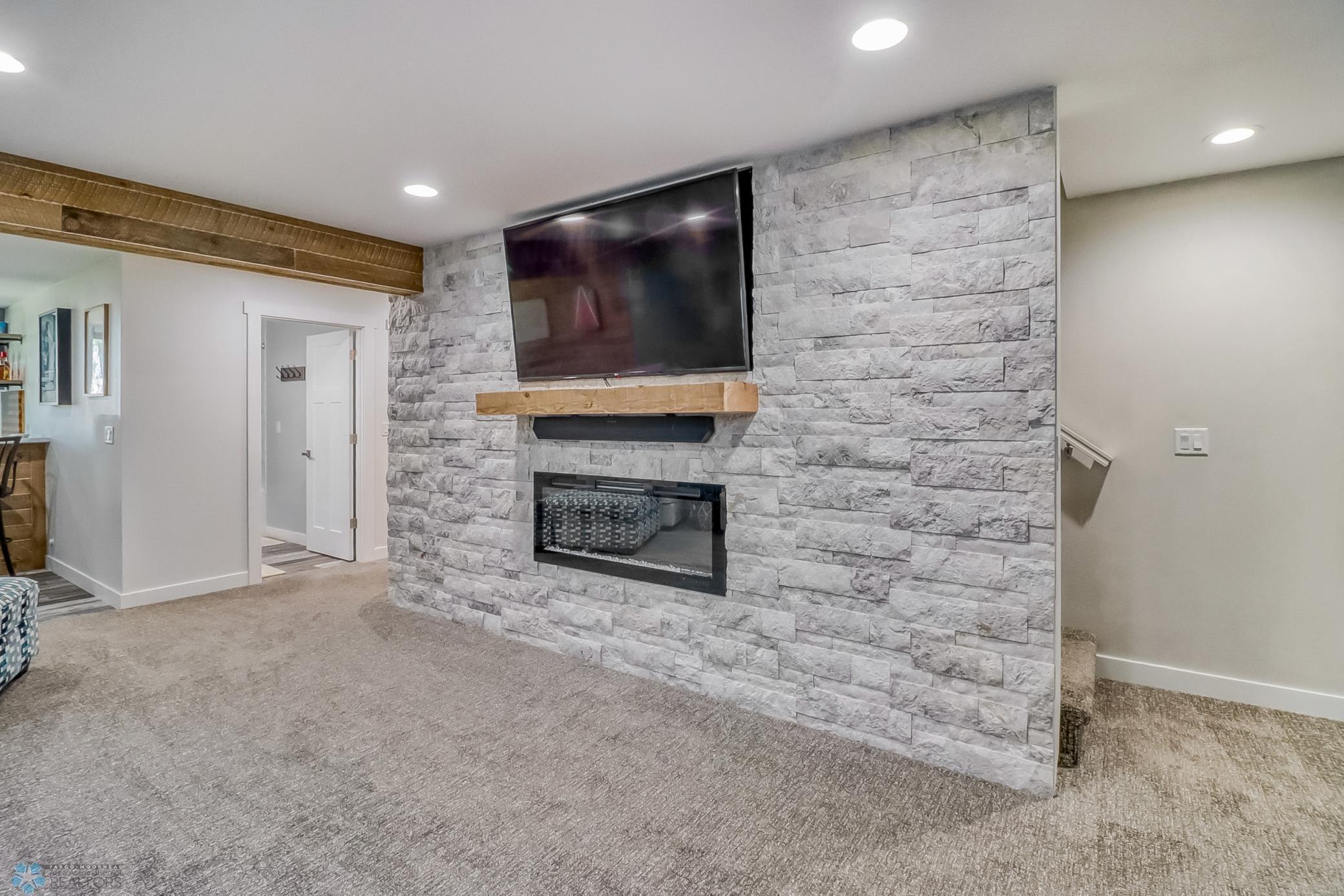 Hawley, Minnesota, 56549, United States, 5 Bedrooms Bedrooms, ,3 BathroomsBathrooms,Residential,For Sale,1984462