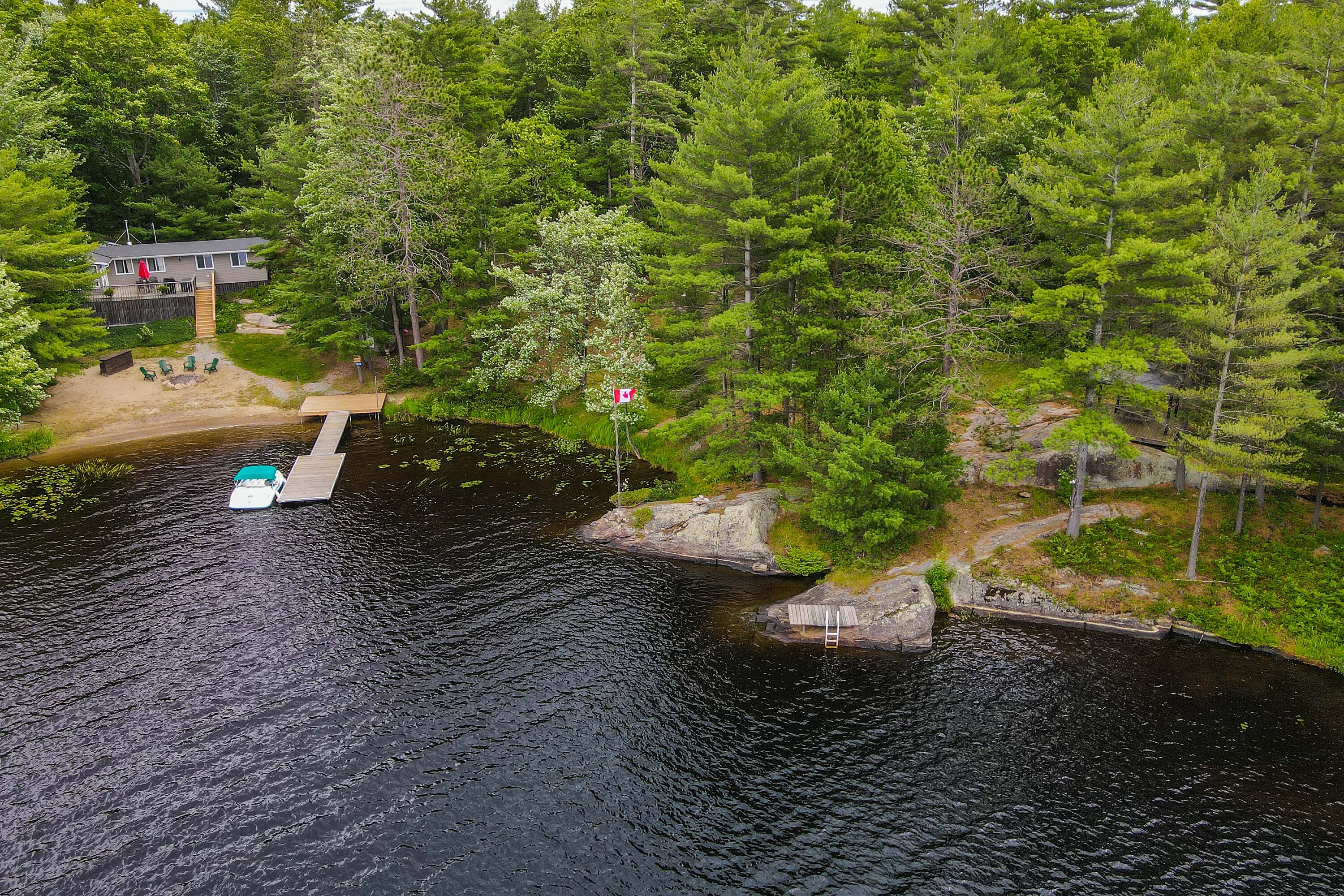  Boat Access Cottage on Kahshe - 物件實景
