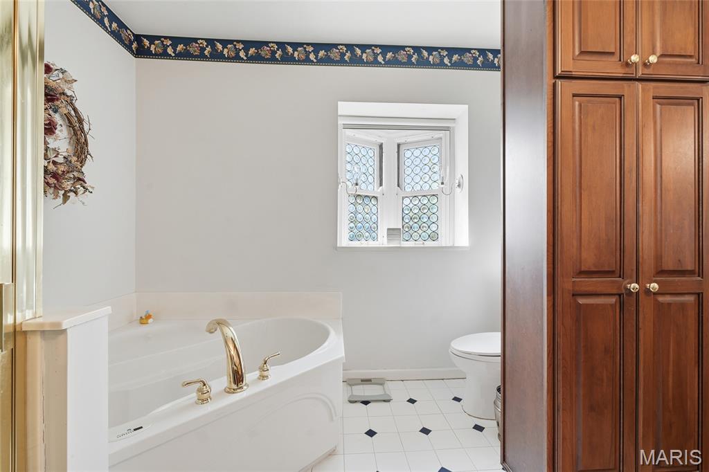 St Louis, Missouri, 63116, United States, 3 Bedrooms Bedrooms, ,2 BathroomsBathrooms,Residential,For Sale,1991681