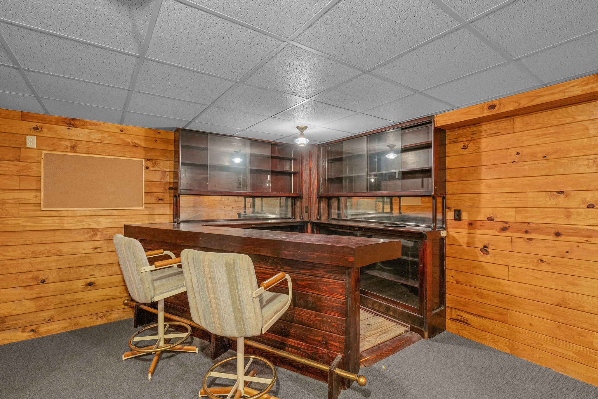 Dandridge, Tennessee, 37725, United States, 2 Bedrooms Bedrooms, ,2 BathroomsBathrooms,Residential,For Sale,1928860
