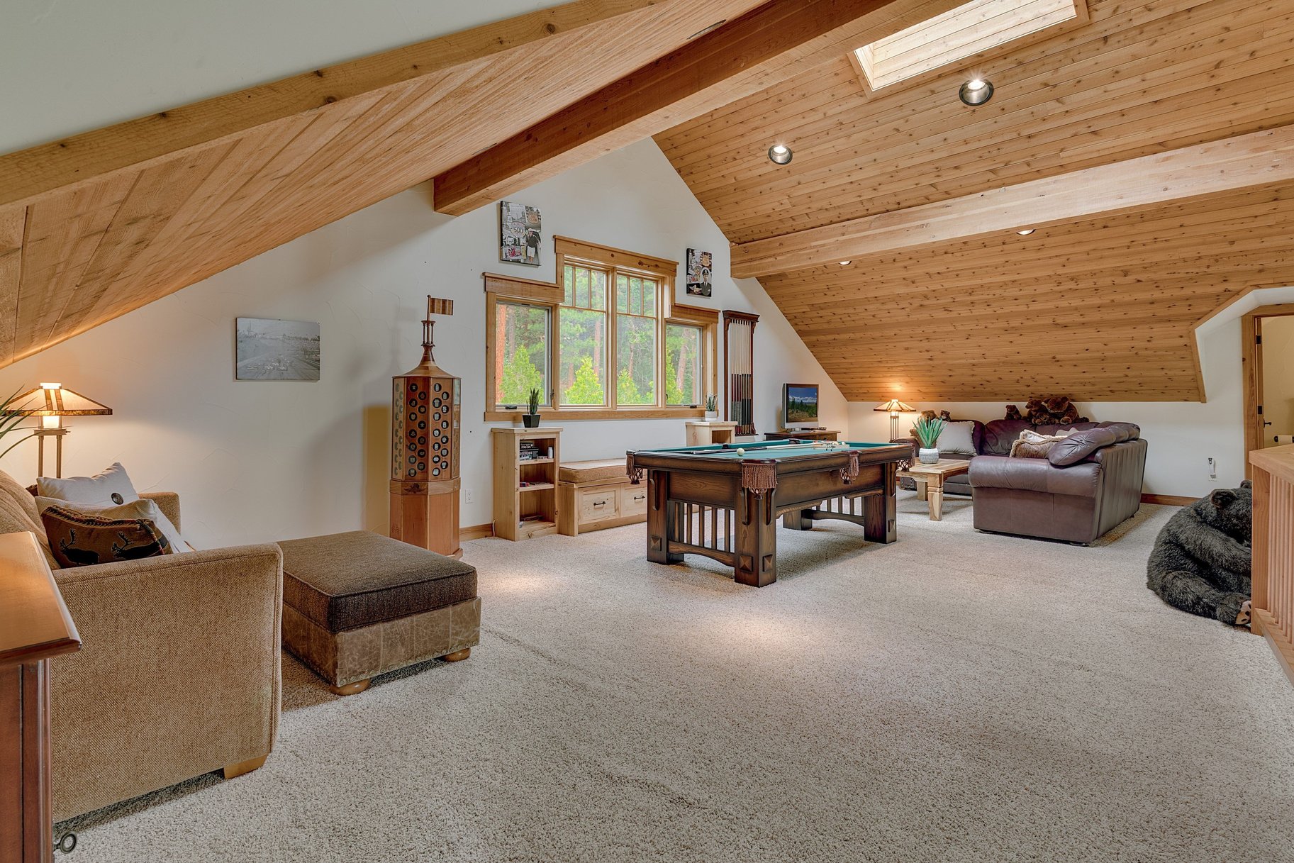  Private Estate Living Along the Fairways of Grizzly Ranch - 物件實景