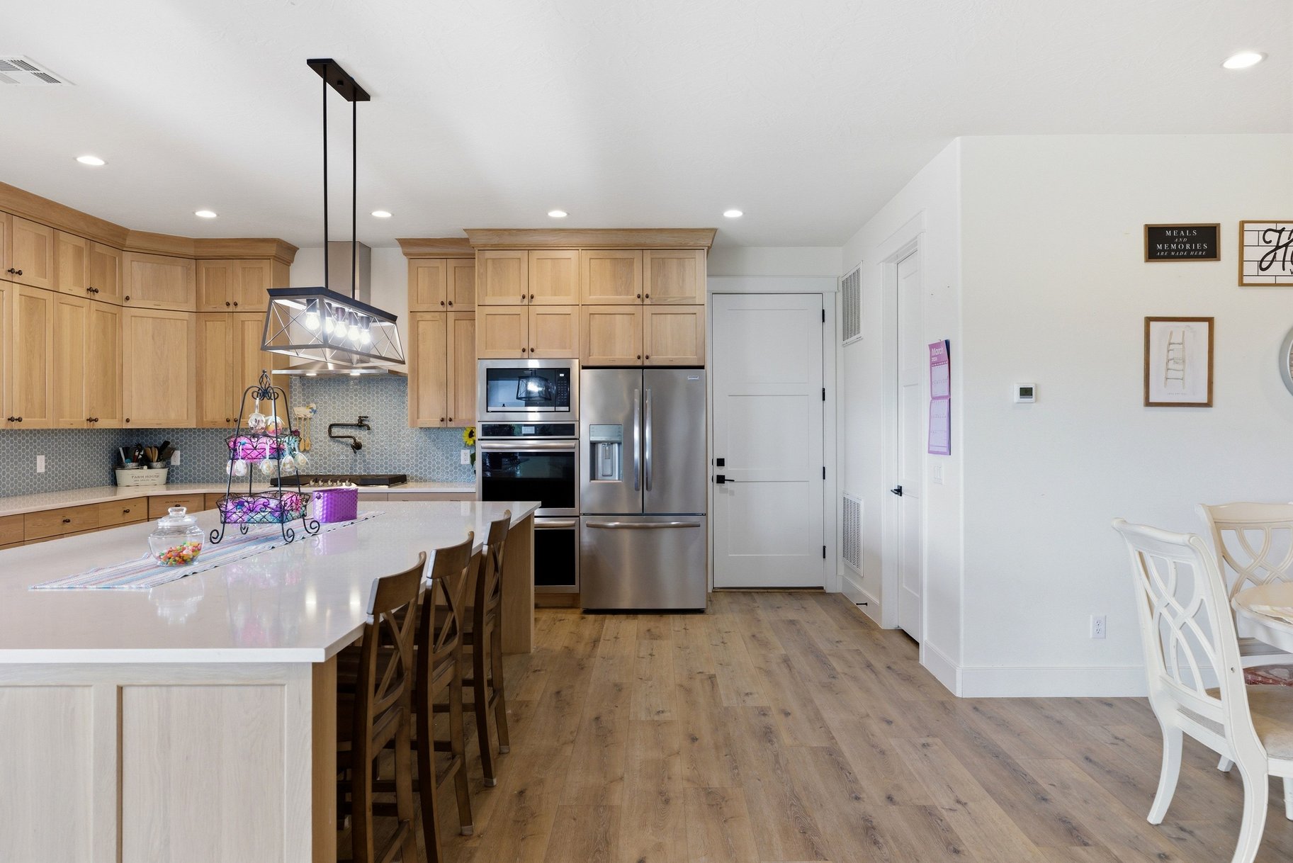  5 Acres • Two Homes In One • Horse Property With Flexible Living Options - 物件實景