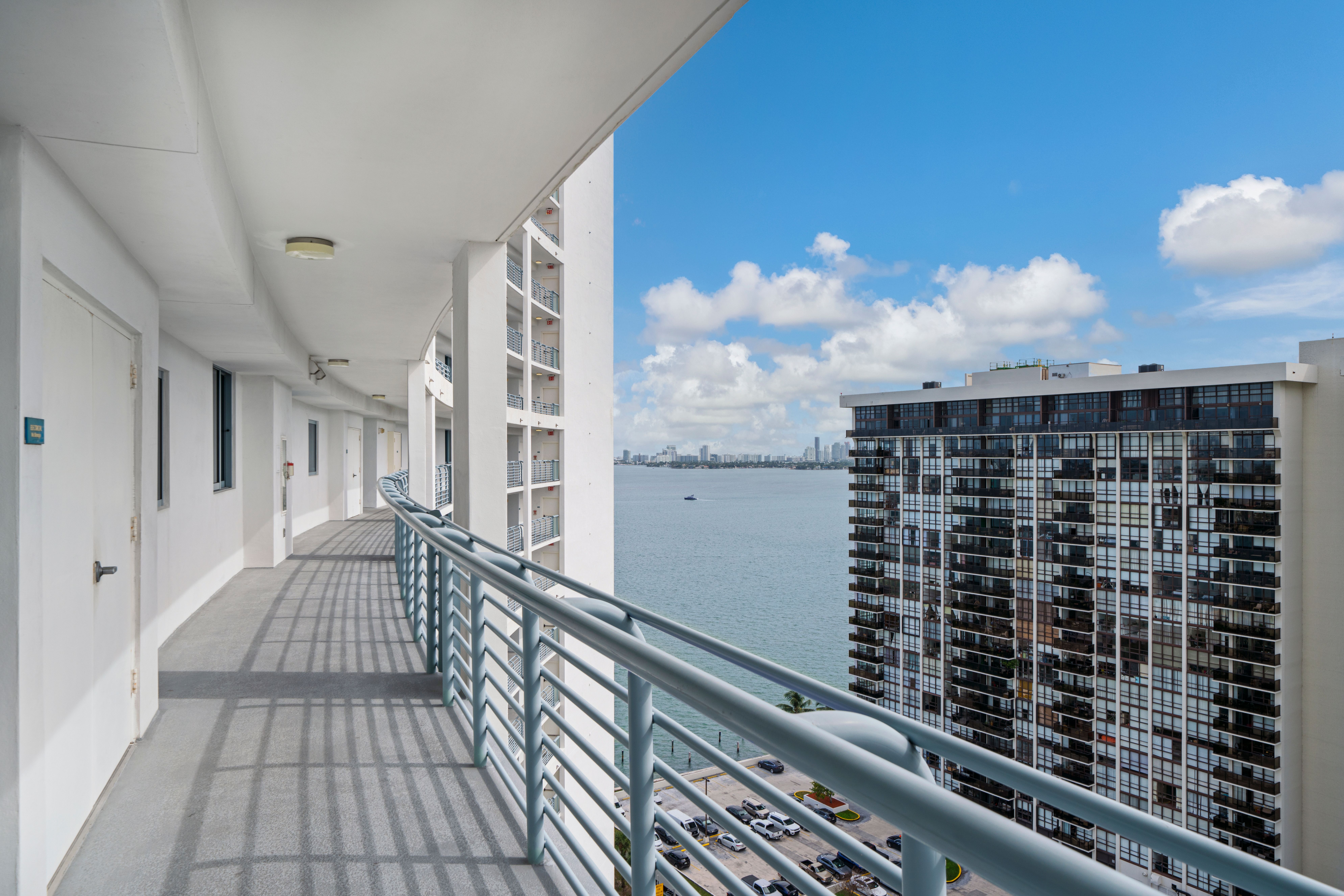  601 NE 36th St, Miami, FL, 33137 - 物件實景