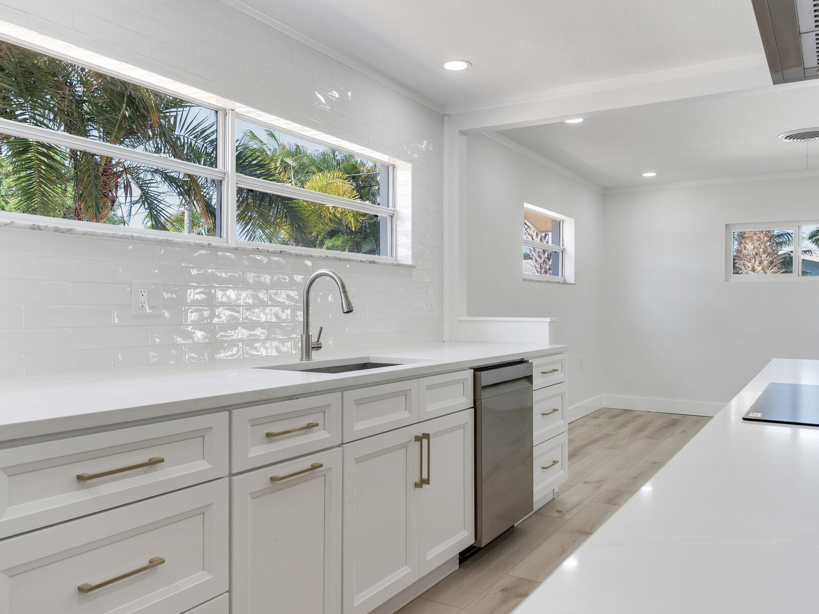 Treasure Island, Florida, 33706, United States, 3 Bedrooms Bedrooms, ,2 BathroomsBathrooms,Residential,For Sale,1981949