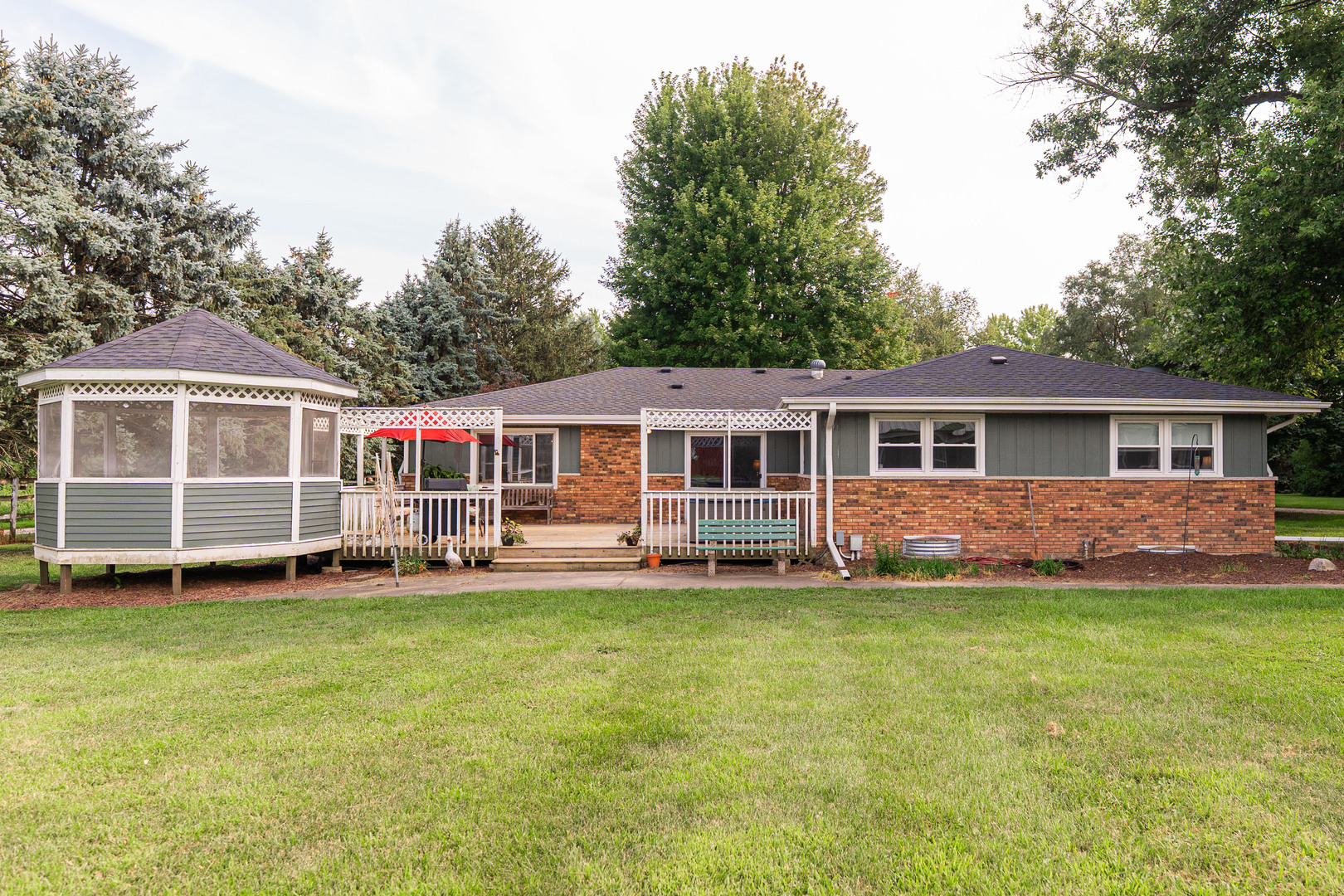 Hinckley, Illinois, 60520, United States, 3 Bedrooms Bedrooms, ,2 BathroomsBathrooms,Residential,For Sale,1921683