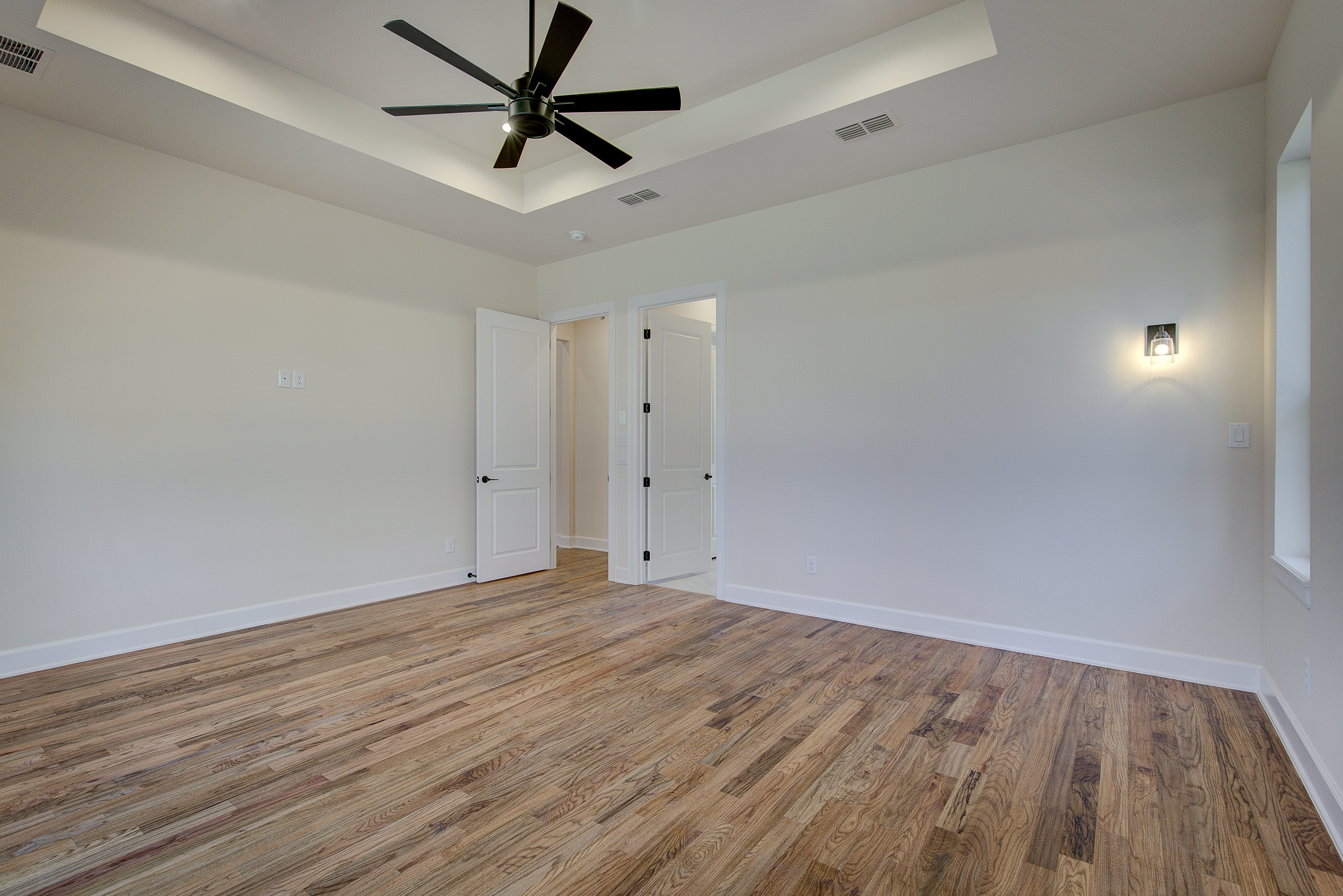 Mineola, Texas, 75773, United States, 4 Bedrooms Bedrooms, ,4 BathroomsBathrooms,Residential,For Sale,1981031