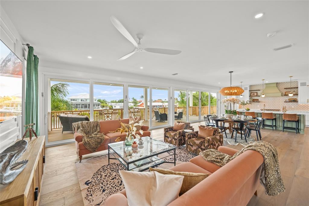 Holmes Beach, Florida, 34217, United States, 4 Bedrooms Bedrooms, ,6 BathroomsBathrooms,Residential,For Sale,1989554