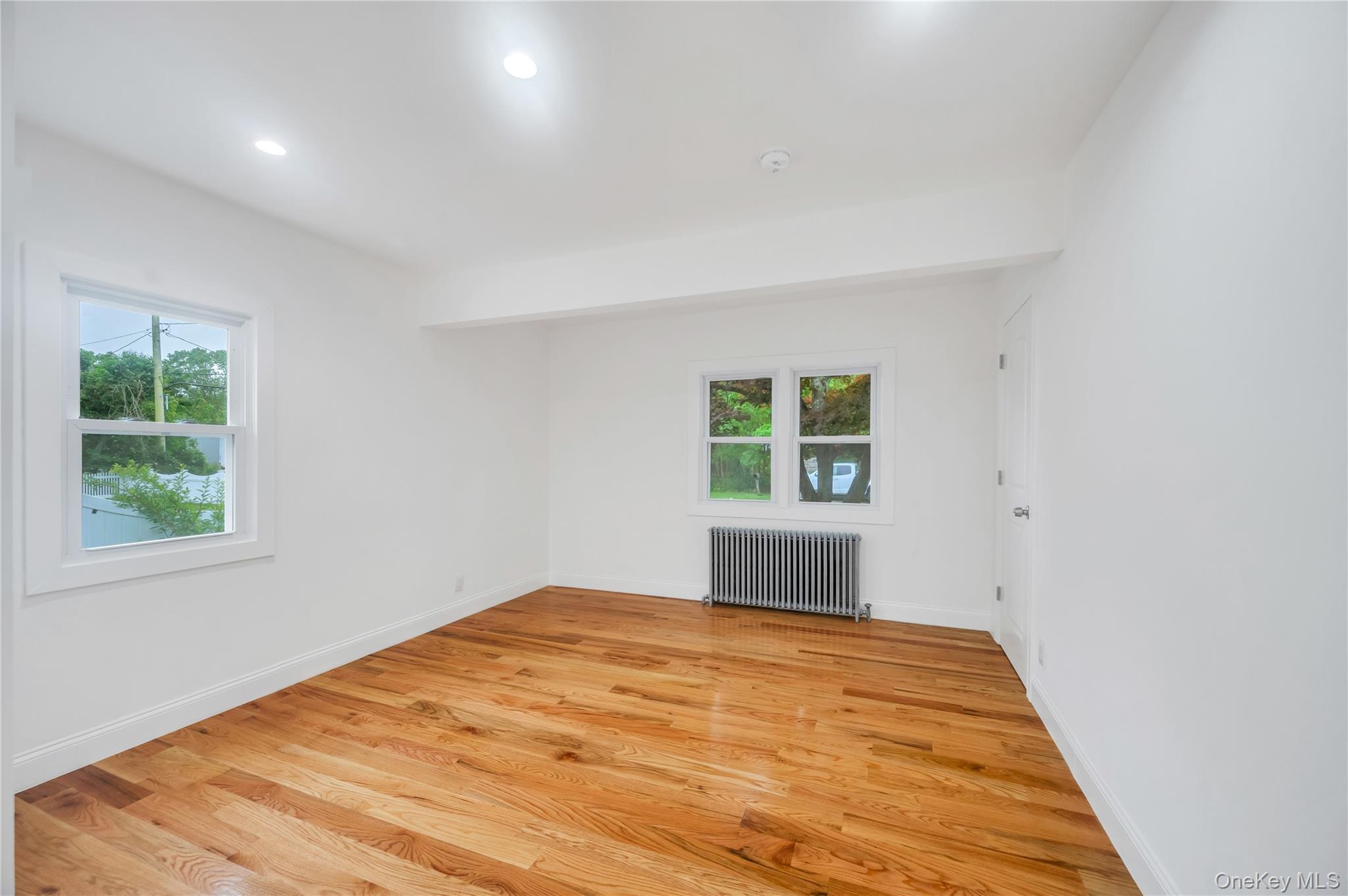 Shirley, New York, 11967, United States, 5 Bedrooms Bedrooms, ,2 BathroomsBathrooms,Residential,For Sale,1948254