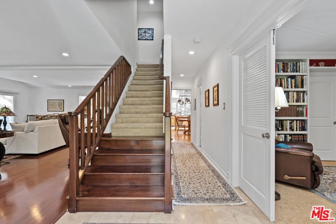 Calabasas, California, 91302, United States, 4 Bedrooms Bedrooms, ,3 BathroomsBathrooms,Residential,For Sale,1998340