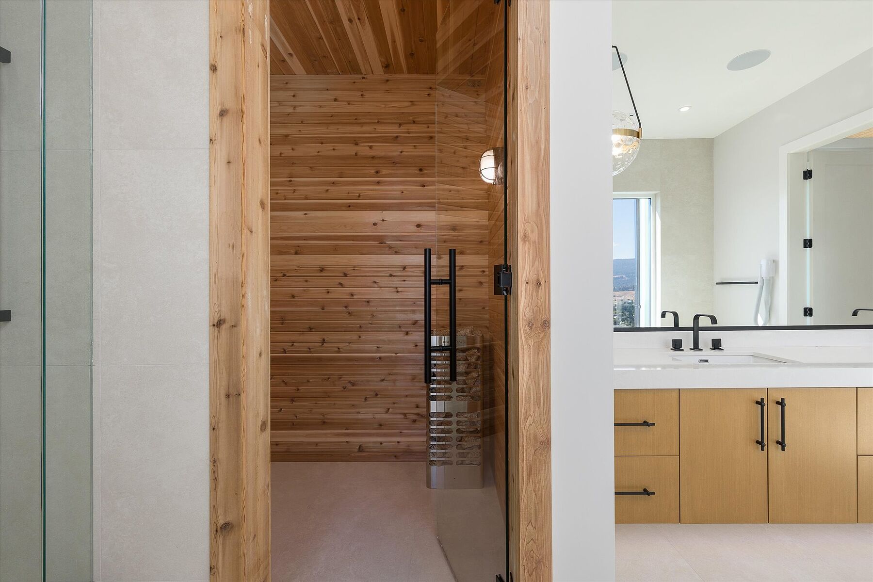  Spacious Modern Build - 物件實景